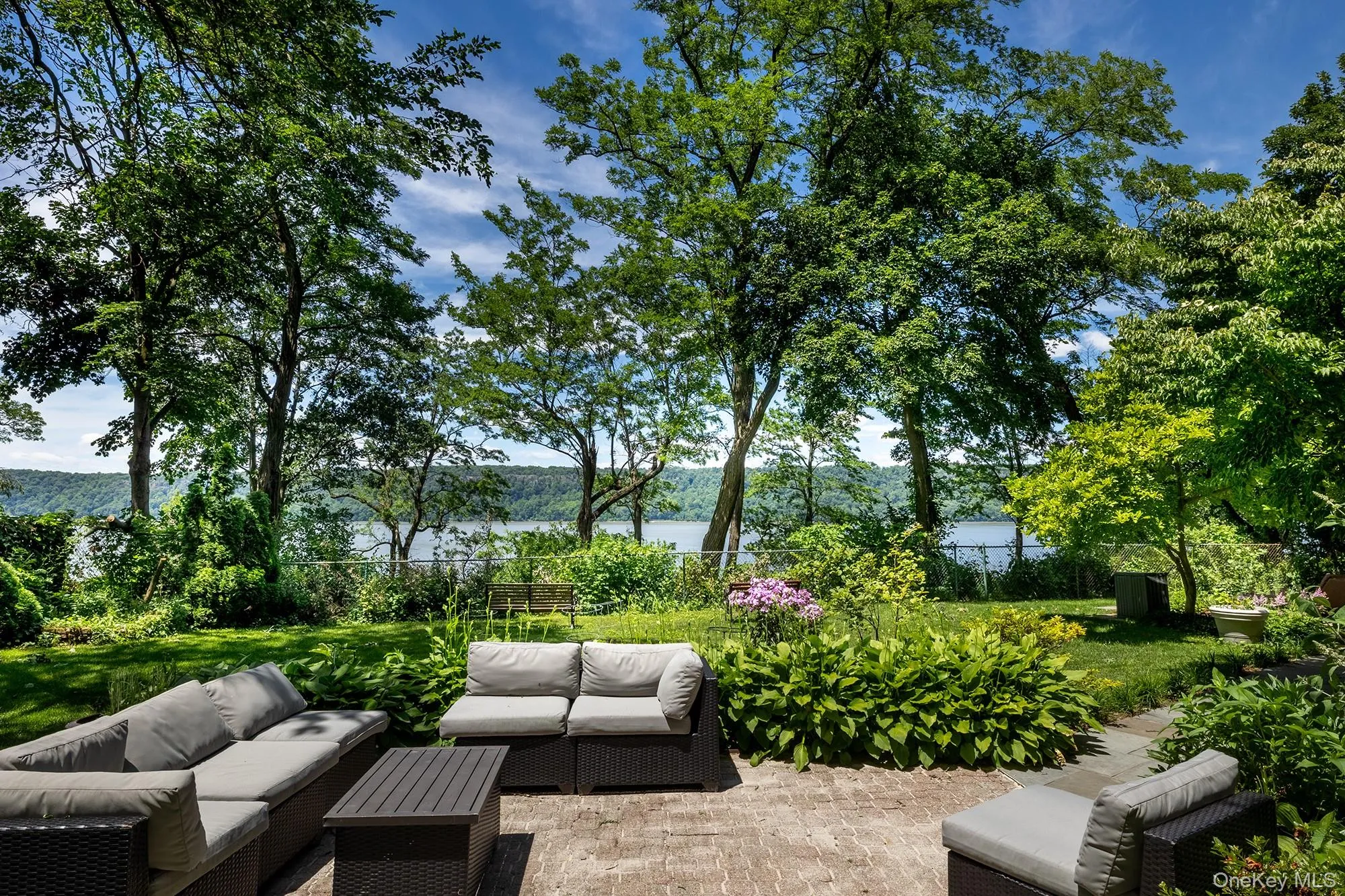 2727 Palisade Avenue, New York, NY, 2 Bedrooms Bedrooms, 4 Rooms Rooms,2 BathroomsBathrooms,Residential,For Rent,Palisade,0,1016541 2727 Palisade Avenue, New York, NY, 2 Bedrooms Bedrooms, 4 Rooms Rooms,2 BathroomsBathrooms,Residential,For Rent,Palisade,0,1016541