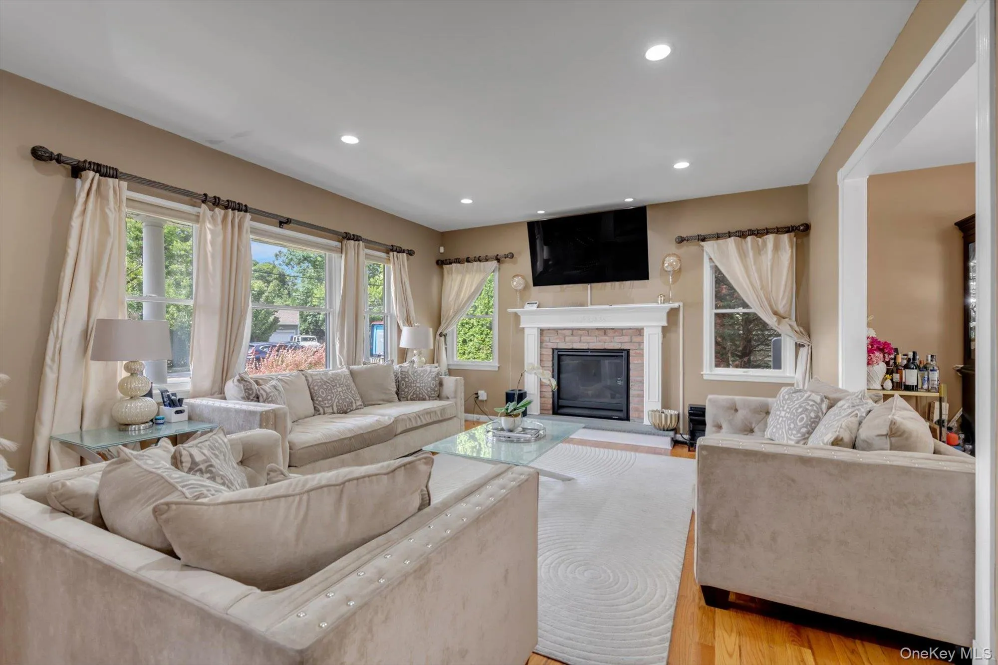 146 Melville Road, Oyster Bay, NY, 3 Bedrooms Bedrooms, 7 Rooms Rooms,2 BathroomsBathrooms,Residential,For Rent,Melville,0,KEY1016544 146 Melville Road, Oyster Bay, NY, 3 Bedrooms Bedrooms, 7 Rooms Rooms,2 BathroomsBathrooms,Residential,For Rent,Melville,0,KEY1016544