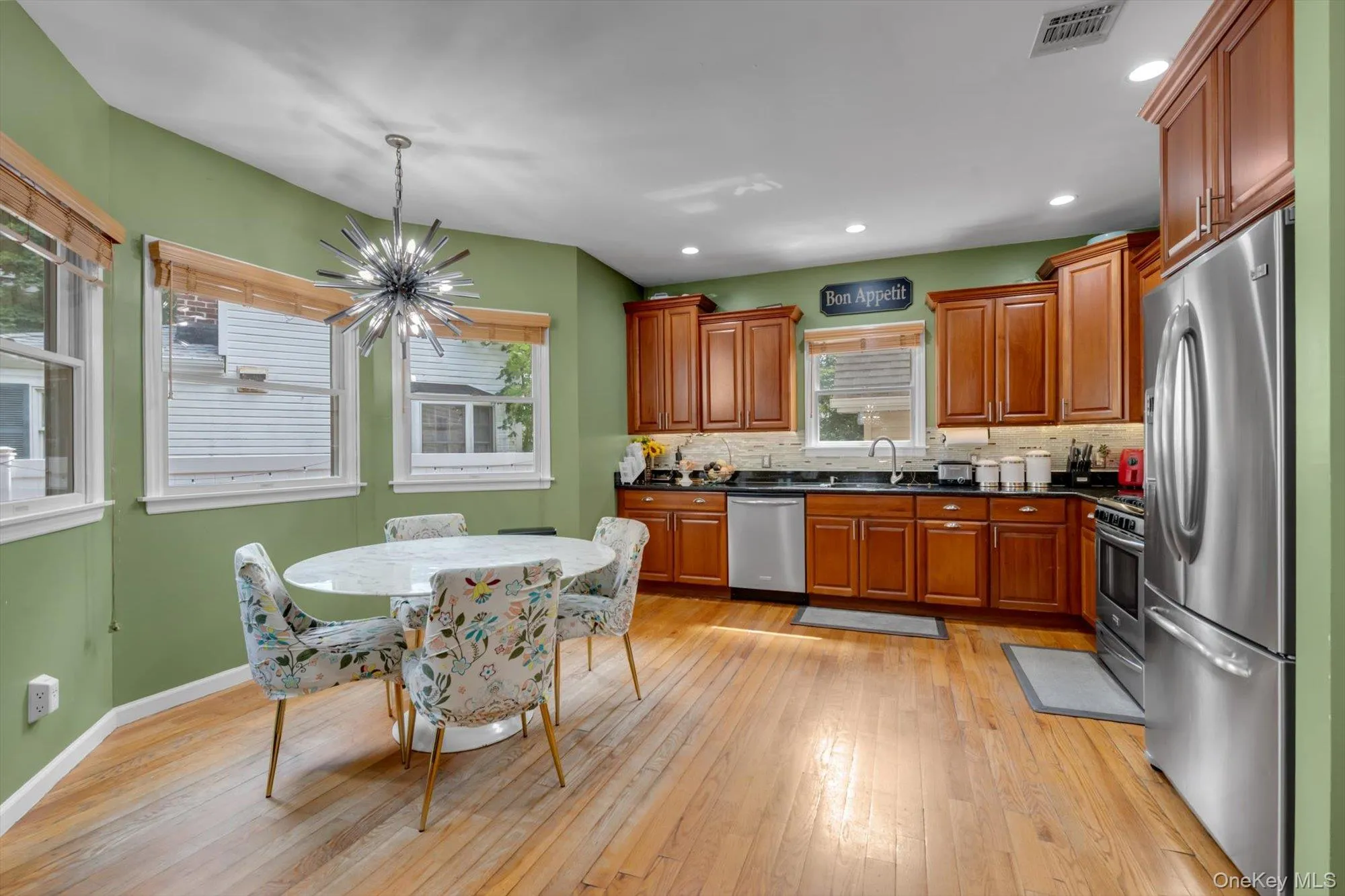 146 Melville Road, Oyster Bay, NY, 3 Bedrooms Bedrooms, 7 Rooms Rooms,2 BathroomsBathrooms,Residential,For Rent,Melville,0,KEY1016544 146 Melville Road, Oyster Bay, NY, 3 Bedrooms Bedrooms, 7 Rooms Rooms,2 BathroomsBathrooms,Residential,For Rent,Melville,0,KEY1016544