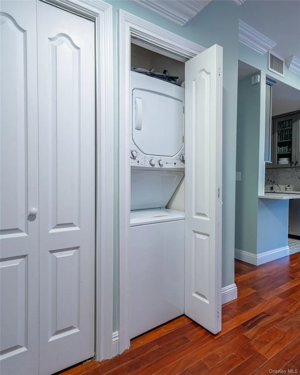 3816 Waldo Avenue, New York, NY, 3 Bedrooms Bedrooms, 6 Rooms Rooms,2 BathroomsBathrooms,Residential,For Rent,Waldo,0,1016554 3816 Waldo Avenue, New York, NY, 3 Bedrooms Bedrooms, 6 Rooms Rooms,2 BathroomsBathrooms,Residential,For Rent,Waldo,0,1016554