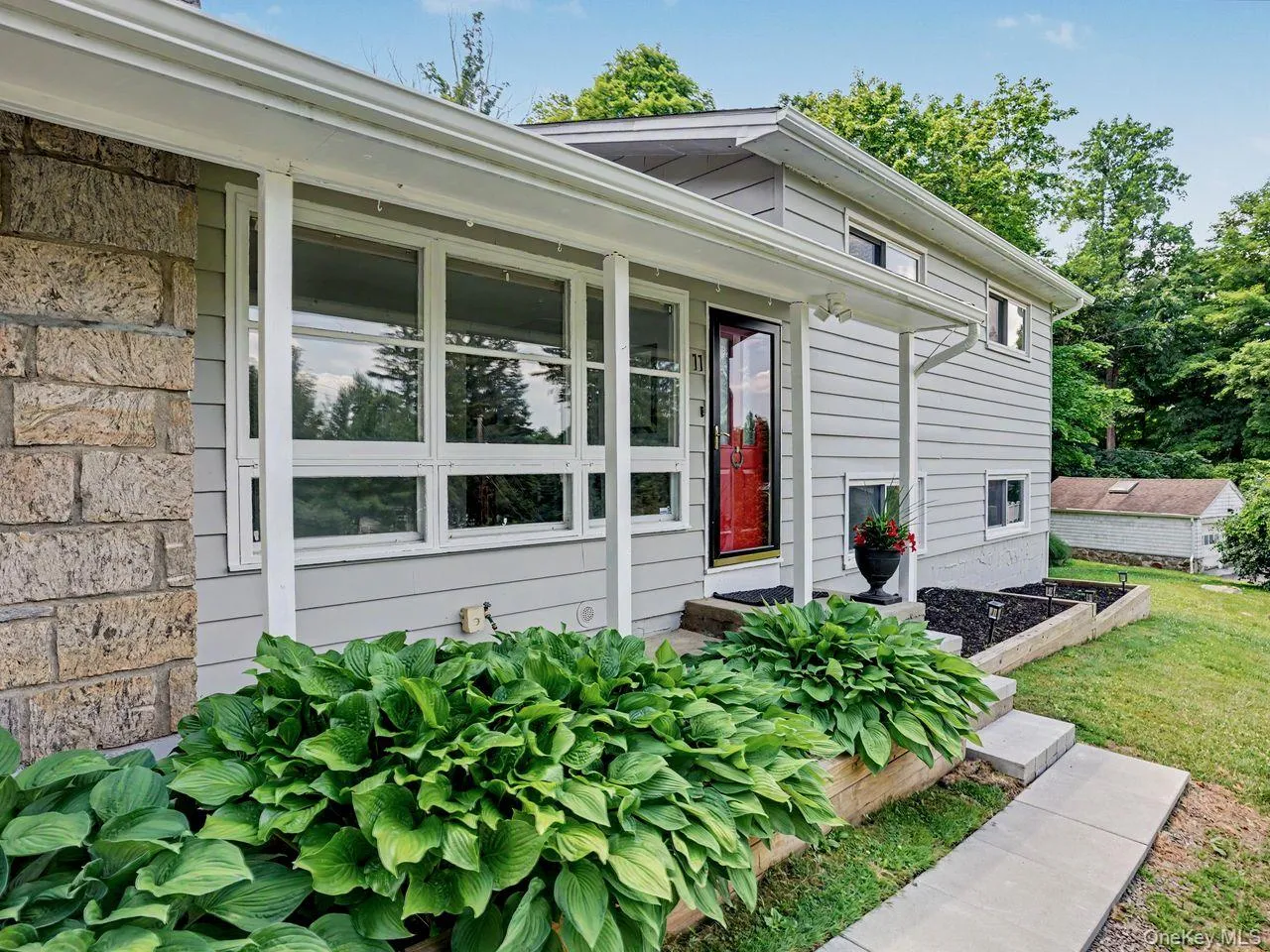 11 Leona Drive, Southeast, NY, 4 Bedrooms Bedrooms, 9 Rooms Rooms,2 BathroomsBathrooms,Residential,For Rent,Leona,0,KEY1016557 11 Leona Drive, Southeast, NY, 4 Bedrooms Bedrooms, 9 Rooms Rooms,2 BathroomsBathrooms,Residential,For Rent,Leona,0,KEY1016557