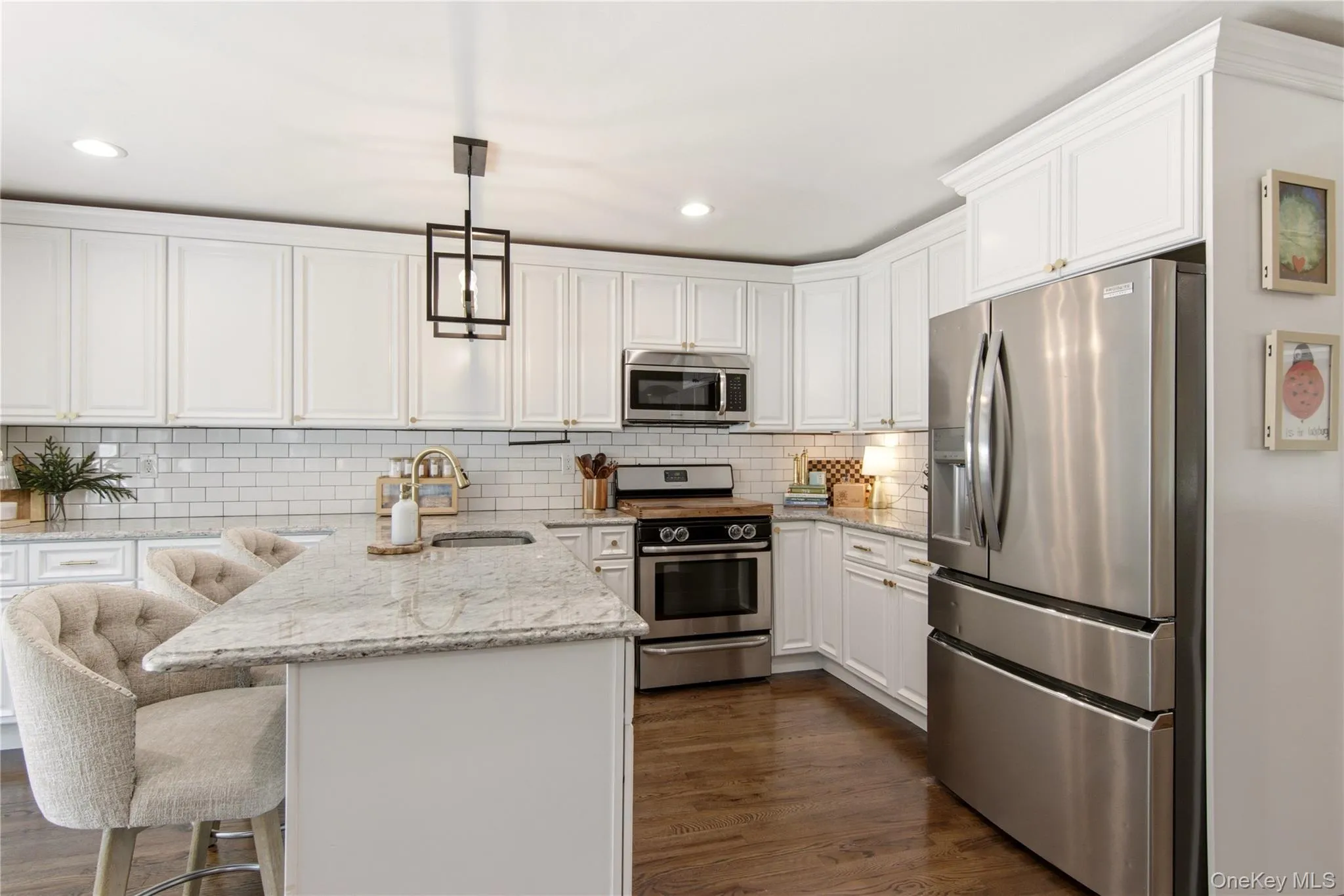 3 Del Place, Smithtown, NY, 4 Bedrooms Bedrooms, 9 Rooms Rooms,3 BathroomsBathrooms,Residential,For Rent,Del,0,KEY1016569 3 Del Place, Smithtown, NY, 4 Bedrooms Bedrooms, 9 Rooms Rooms,3 BathroomsBathrooms,Residential,For Rent,Del,0,KEY1016569