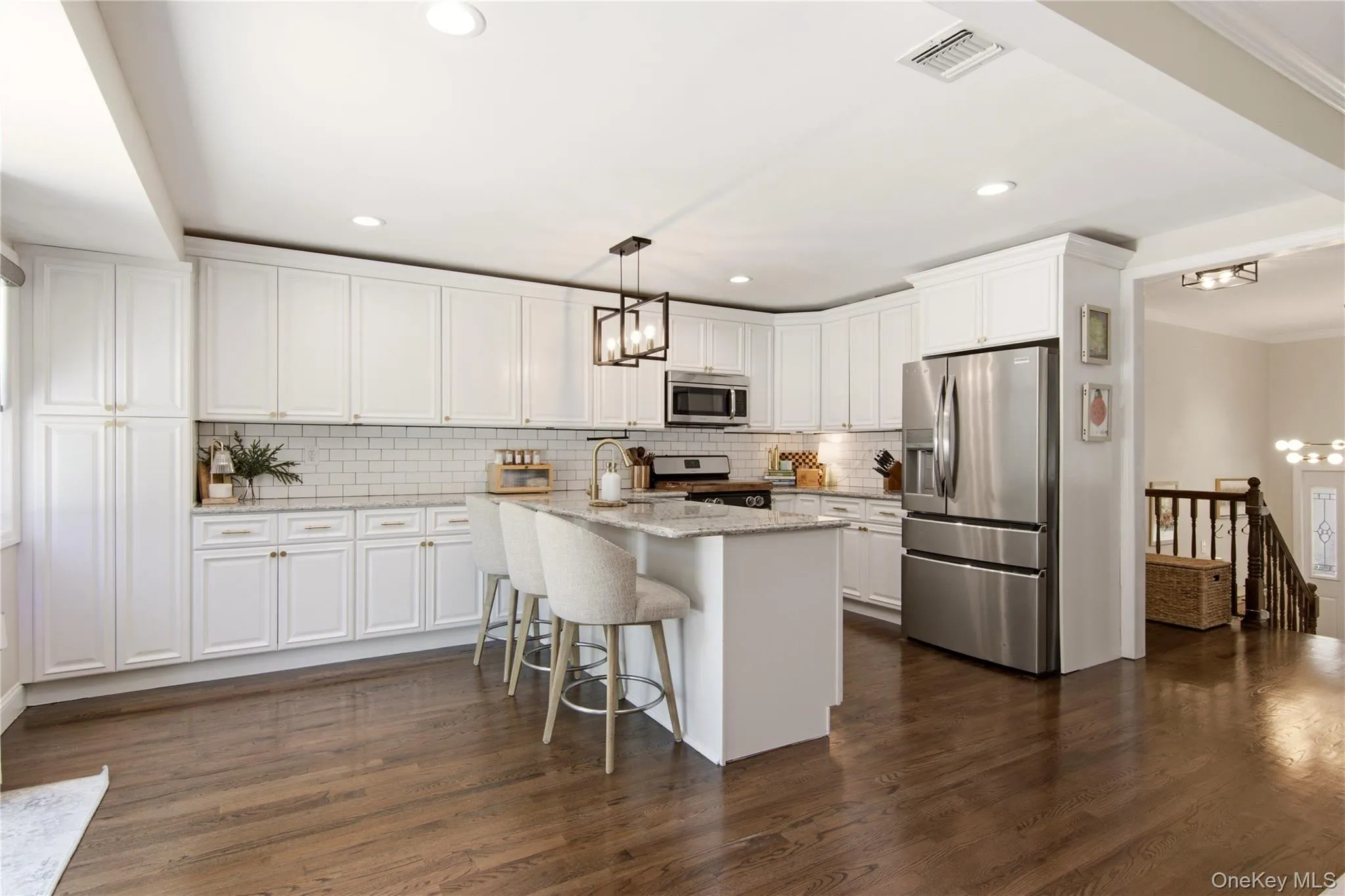 3 Del Place, Smithtown, NY, 4 Bedrooms Bedrooms, 9 Rooms Rooms,3 BathroomsBathrooms,Residential,For Rent,Del,0,KEY1016569 3 Del Place, Smithtown, NY, 4 Bedrooms Bedrooms, 9 Rooms Rooms,3 BathroomsBathrooms,Residential,For Rent,Del,0,KEY1016569