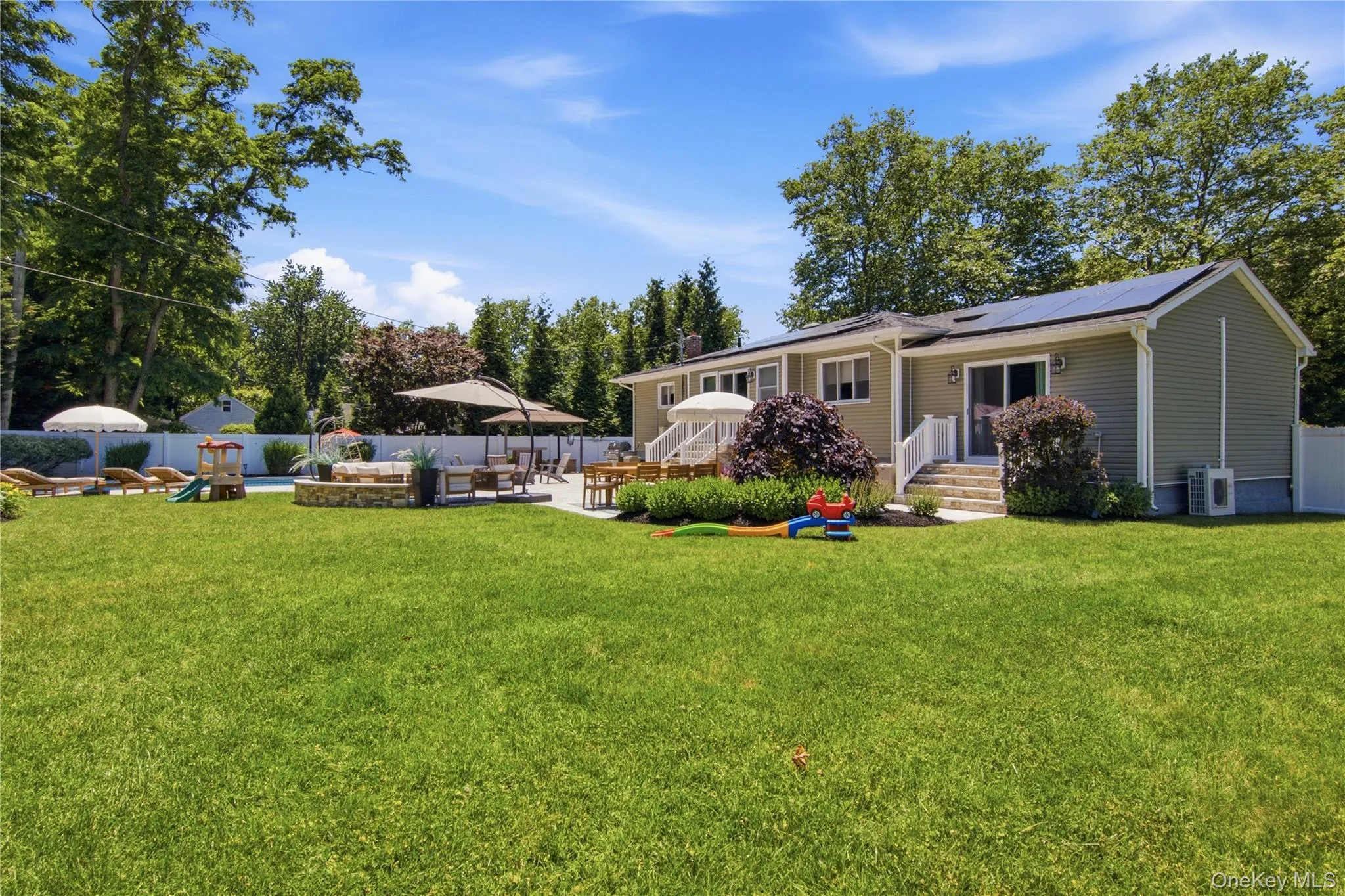 3 Del Place, Smithtown, NY, 4 Bedrooms Bedrooms, 9 Rooms Rooms,3 BathroomsBathrooms,Residential,For Rent,Del,0,KEY1016569 3 Del Place, Smithtown, NY, 4 Bedrooms Bedrooms, 9 Rooms Rooms,3 BathroomsBathrooms,Residential,For Rent,Del,0,KEY1016569