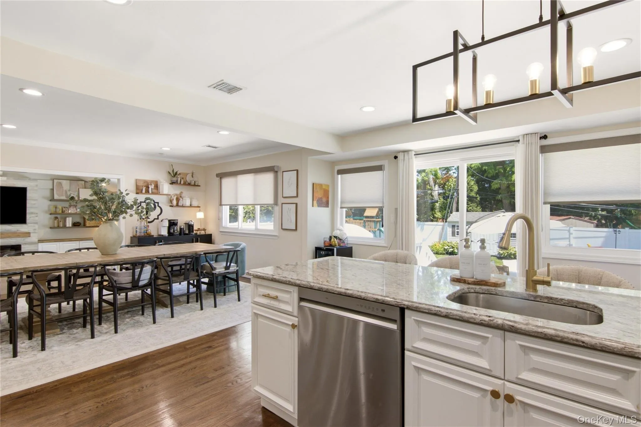 3 Del Place, Smithtown, NY, 4 Bedrooms Bedrooms, 9 Rooms Rooms,3 BathroomsBathrooms,Residential,For Rent,Del,0,KEY1016569 3 Del Place, Smithtown, NY, 4 Bedrooms Bedrooms, 9 Rooms Rooms,3 BathroomsBathrooms,Residential,For Rent,Del,0,KEY1016569