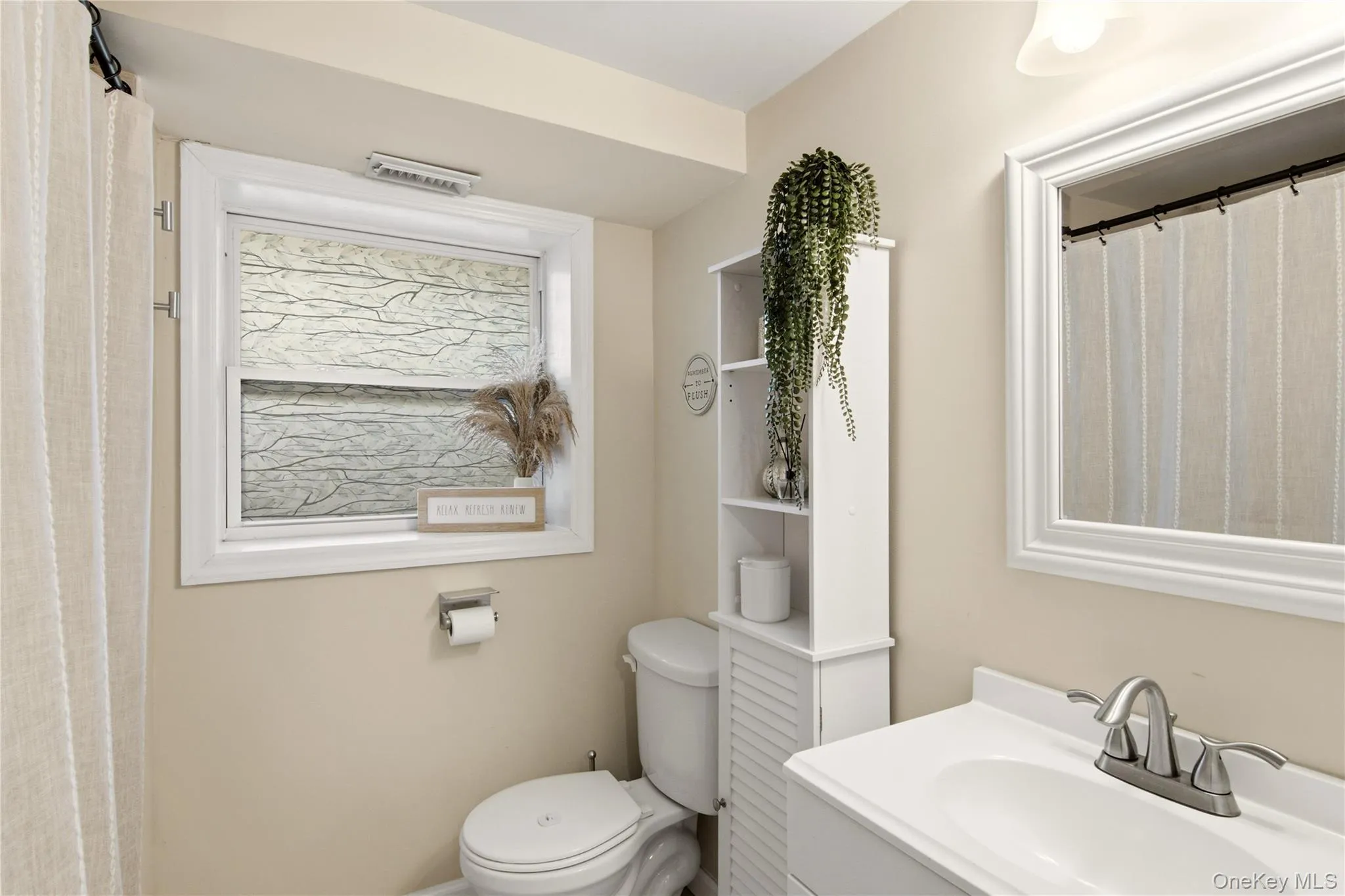 3 Del Place, Smithtown, NY, 4 Bedrooms Bedrooms, 9 Rooms Rooms,3 BathroomsBathrooms,Residential,For Rent,Del,0,KEY1016569 3 Del Place, Smithtown, NY, 4 Bedrooms Bedrooms, 9 Rooms Rooms,3 BathroomsBathrooms,Residential,For Rent,Del,0,KEY1016569