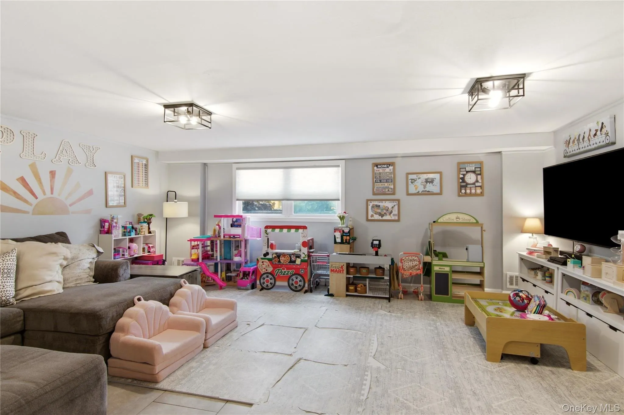 3 Del Place, Smithtown, NY, 4 Bedrooms Bedrooms, 9 Rooms Rooms,3 BathroomsBathrooms,Residential,For Rent,Del,0,KEY1016569 3 Del Place, Smithtown, NY, 4 Bedrooms Bedrooms, 9 Rooms Rooms,3 BathroomsBathrooms,Residential,For Rent,Del,0,KEY1016569