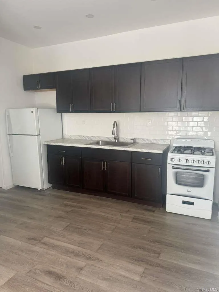317 96th Street, New York, NY, 3 Bedrooms Bedrooms, 6 Rooms Rooms,1 BathroomBathrooms,Residential Lease,For Rent,96th,0,KEY1016571 317 96th Street, New York, NY, 3 Bedrooms Bedrooms, 6 Rooms Rooms,1 BathroomBathrooms,Residential Lease,For Rent,96th,0,KEY1016571