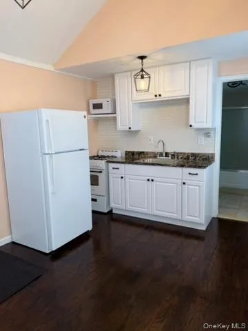 18 Orange Avenue, Ramapo, NY, 1 Bedroom Bedrooms, 2 Rooms Rooms,1 BathroomBathrooms,Residential,For Rent,Orange,0,1016576 18 Orange Avenue, Ramapo, NY, 1 Bedroom Bedrooms, 2 Rooms Rooms,1 BathroomBathrooms,Residential,For Rent,Orange,0,1016576