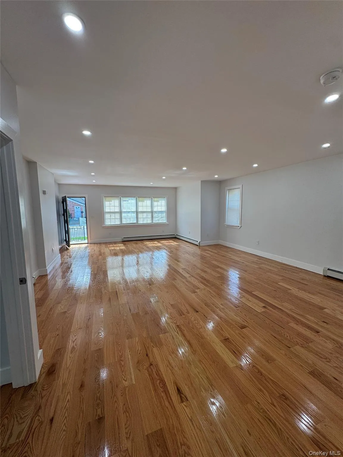 102-15 215th Street, New York, NY, 4 Bedrooms Bedrooms, 7 Rooms Rooms,2 BathroomsBathrooms,Residential Lease,For Rent,215th,0,1016587 102-15 215th Street, New York, NY, 4 Bedrooms Bedrooms, 7 Rooms Rooms,2 BathroomsBathrooms,Residential Lease,For Rent,215th,0,1016587