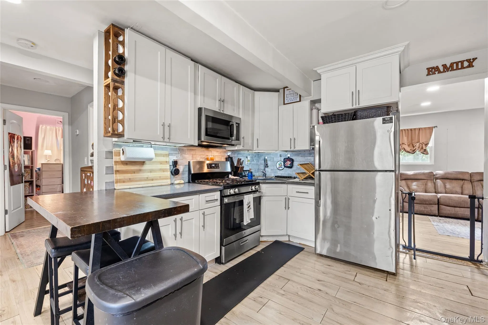 1632 Thompson Drive, Islip, NY, 3 Bedrooms Bedrooms, 6 Rooms Rooms,1 BathroomBathrooms,Residential,For Rent,Thompson,0,1016593 1632 Thompson Drive, Islip, NY, 3 Bedrooms Bedrooms, 6 Rooms Rooms,1 BathroomBathrooms,Residential,For Rent,Thompson,0,1016593