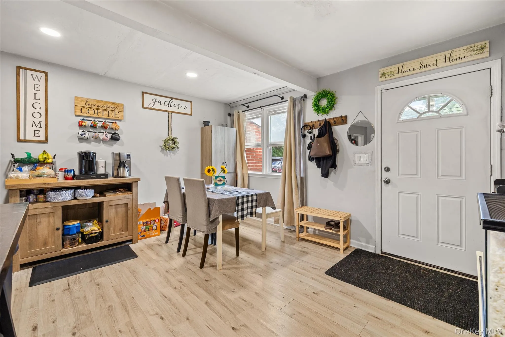 1632 Thompson Drive, Islip, NY, 3 Bedrooms Bedrooms, 6 Rooms Rooms,1 BathroomBathrooms,Residential,For Rent,Thompson,0,1016593 1632 Thompson Drive, Islip, NY, 3 Bedrooms Bedrooms, 6 Rooms Rooms,1 BathroomBathrooms,Residential,For Rent,Thompson,0,1016593