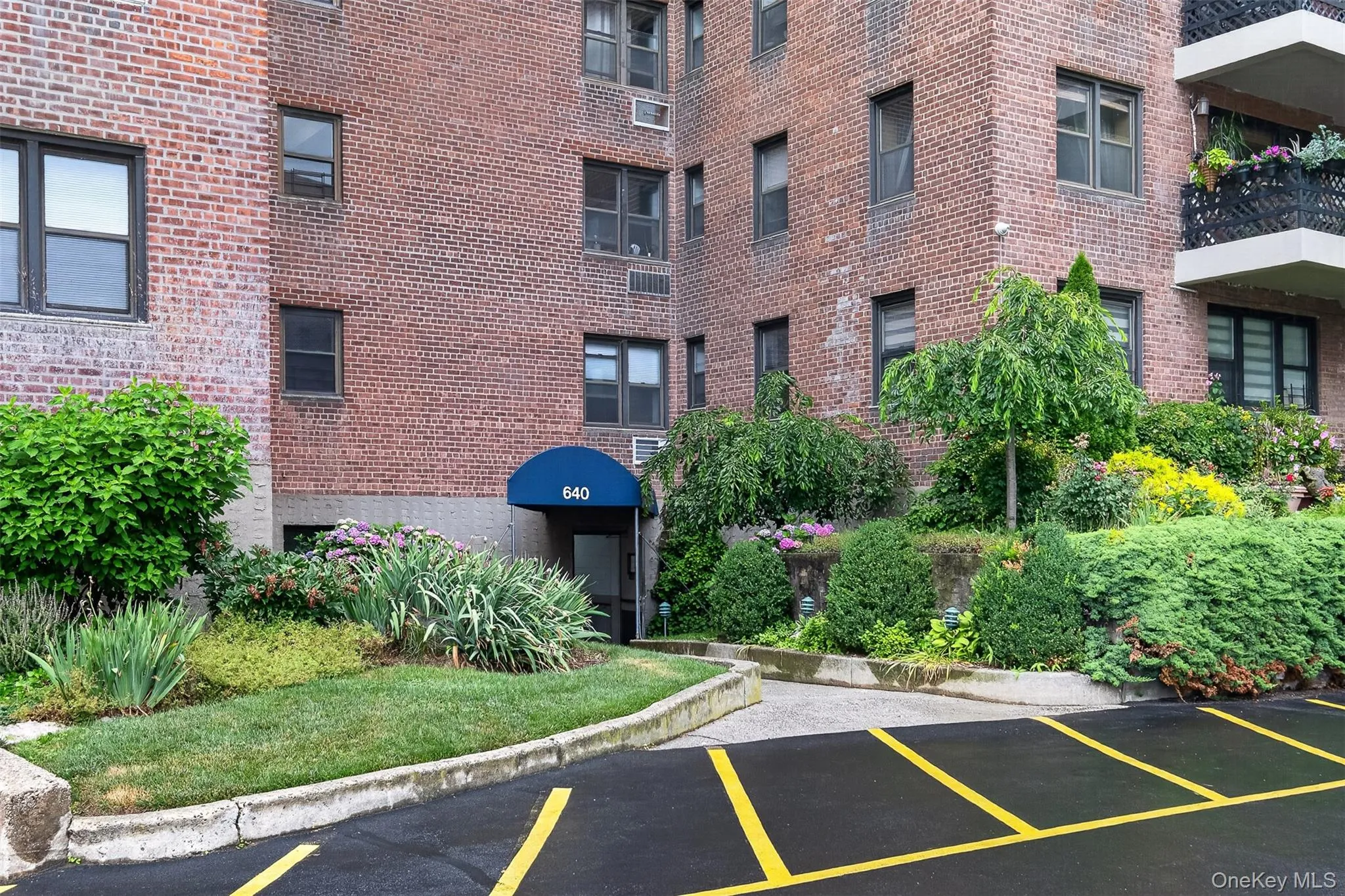 640 Pelham Road, New Rochelle, NY, 1 Bedroom Bedrooms, 4 Rooms Rooms,1 BathroomBathrooms,Residential,For Rent,Pelham,0,1016599 640 Pelham Road, New Rochelle, NY, 1 Bedroom Bedrooms, 4 Rooms Rooms,1 BathroomBathrooms,Residential,For Rent,Pelham,0,1016599