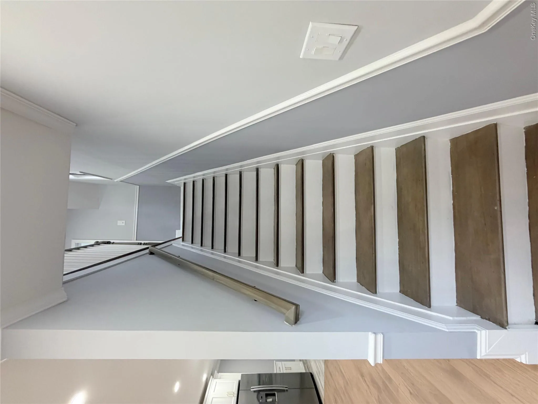 TO SECOND FLOOR TO SECOND FLOOR