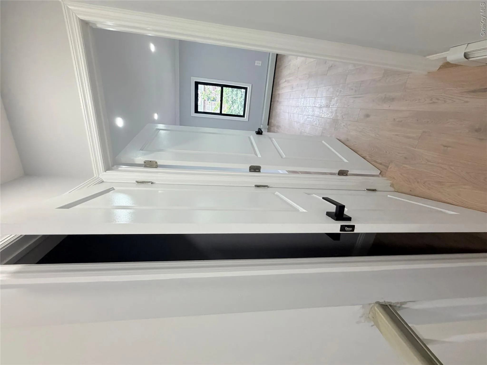 SECOND FLOOR TO THE MASTER BED SECOND FLOOR TO THE MASTER BED