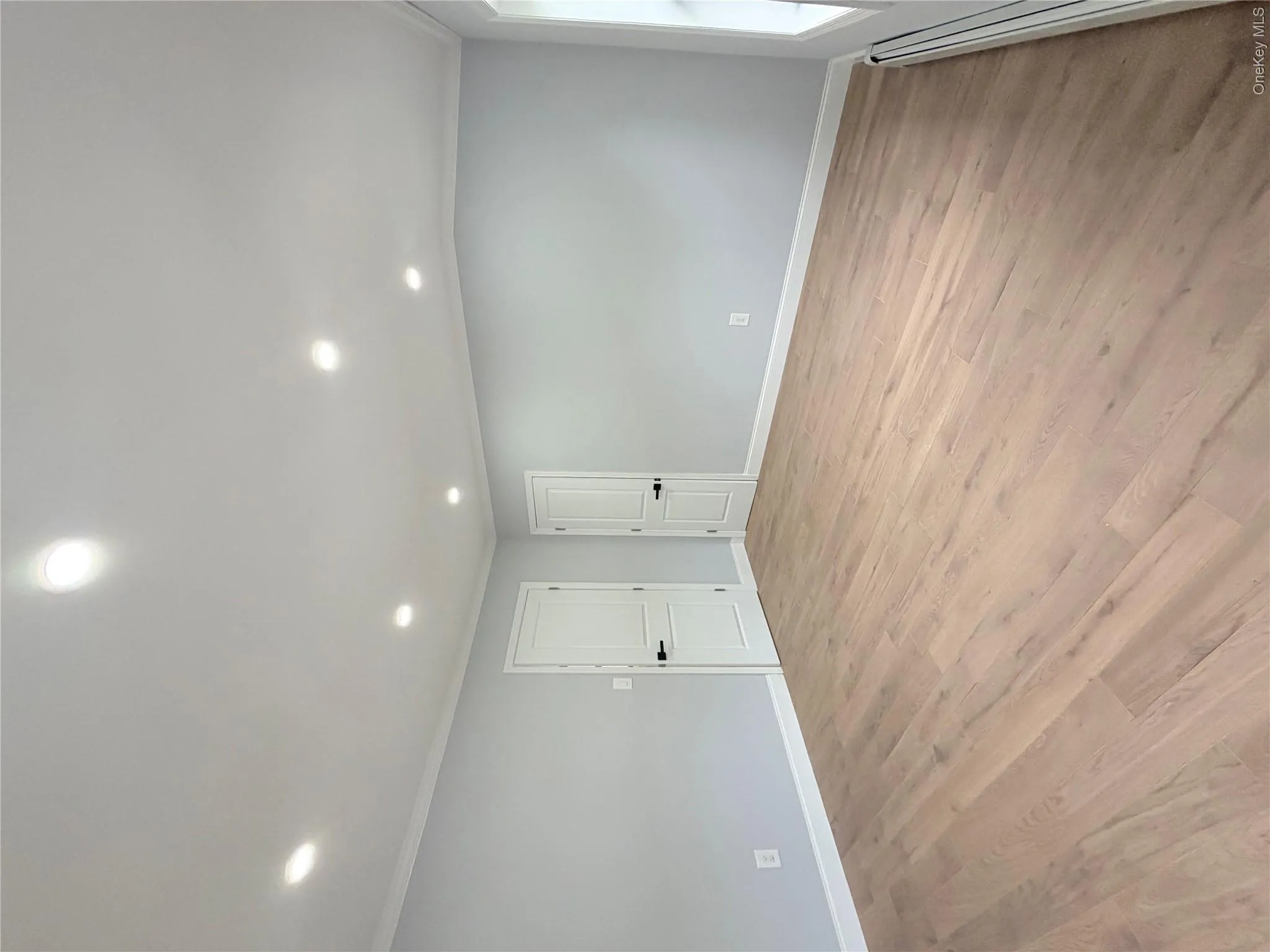 SECOND FLOOR SECOND FLOOR