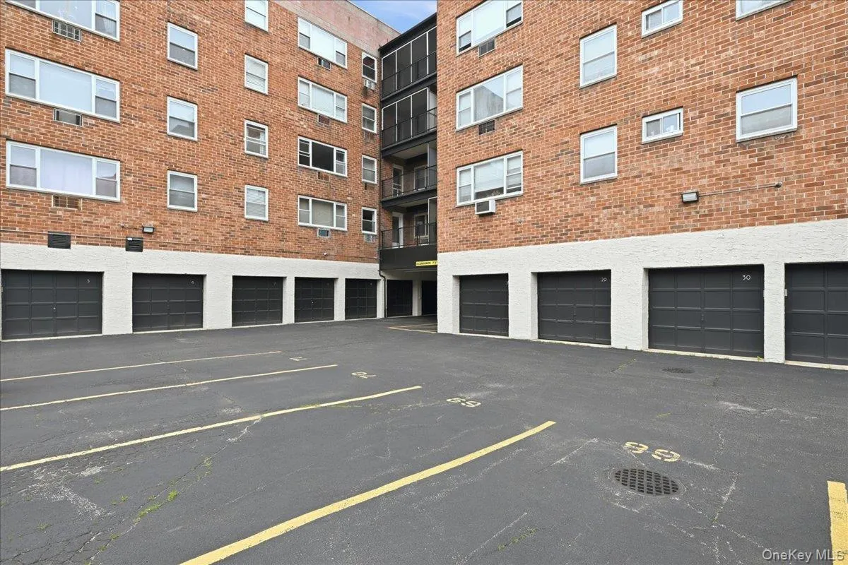 101 Lincoln Avenue, North Hempstead, NY, 4 Rooms Rooms,1 BathroomBathrooms,Residential,For Rent,Lincoln,0,1016606 101 Lincoln Avenue, North Hempstead, NY, 4 Rooms Rooms,1 BathroomBathrooms,Residential,For Rent,Lincoln,0,1016606