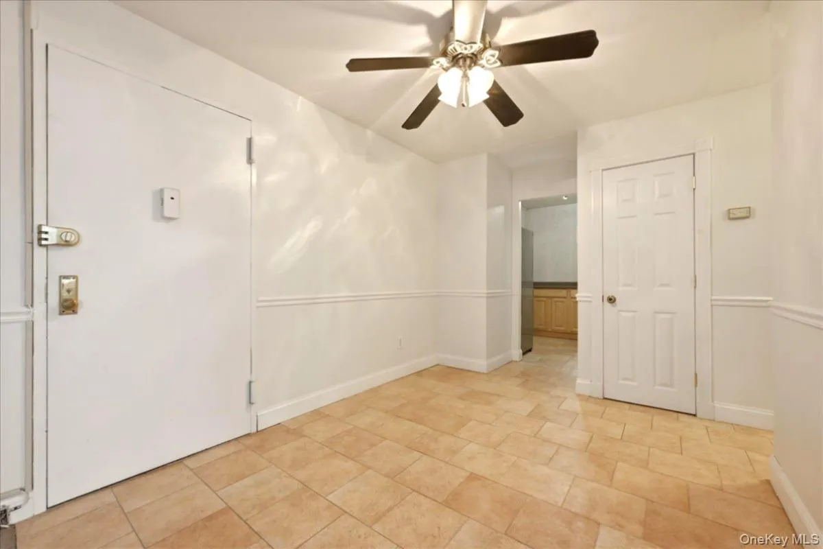 101 Lincoln Avenue, North Hempstead, NY, 4 Rooms Rooms,1 BathroomBathrooms,Residential,For Rent,Lincoln,0,1016606 101 Lincoln Avenue, North Hempstead, NY, 4 Rooms Rooms,1 BathroomBathrooms,Residential,For Rent,Lincoln,0,1016606
