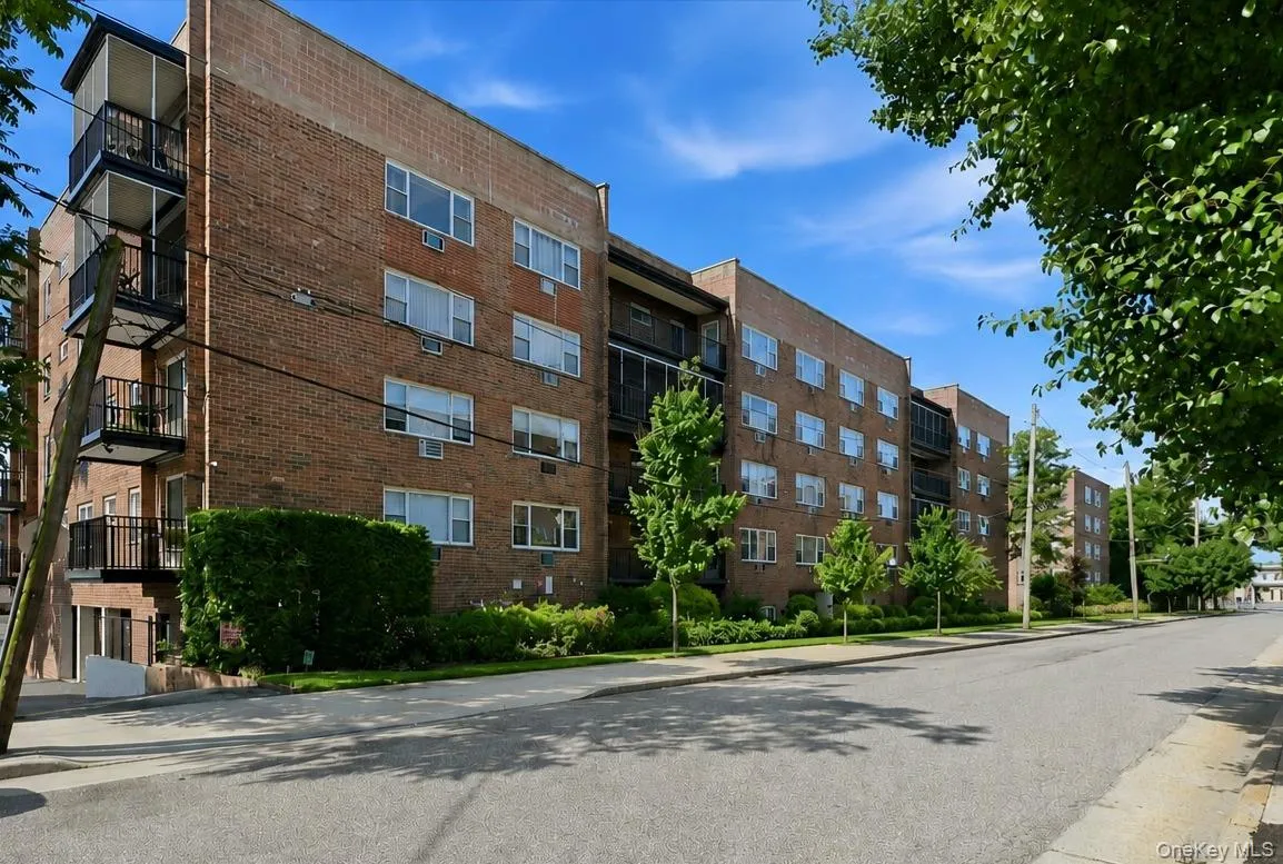 101 Lincoln Avenue, North Hempstead, NY, 4 Rooms Rooms,1 BathroomBathrooms,Residential,For Rent,Lincoln,0,1016606 101 Lincoln Avenue, North Hempstead, NY, 4 Rooms Rooms,1 BathroomBathrooms,Residential,For Rent,Lincoln,0,1016606