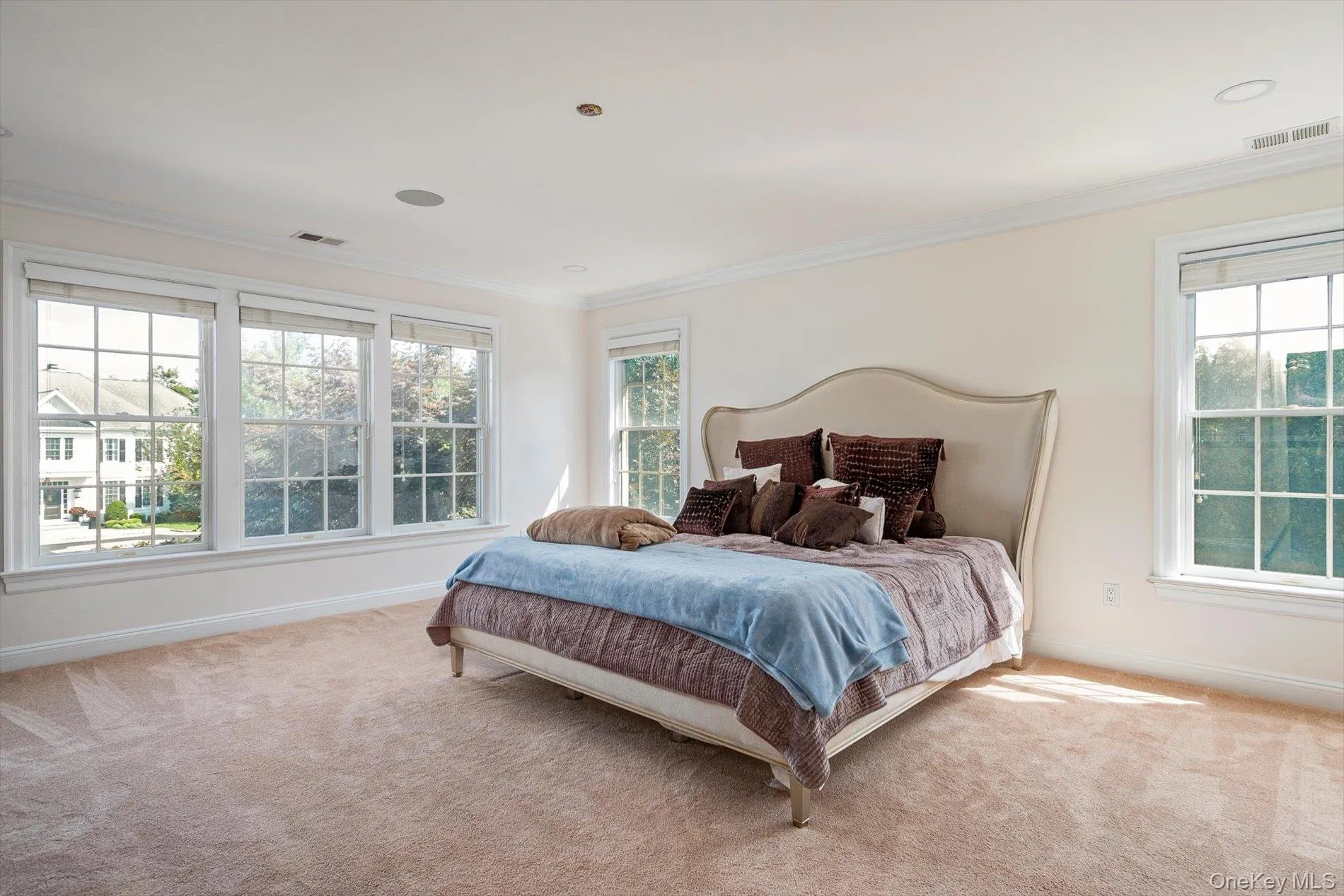 26 Legends Circle, Huntington, NY, 6 Bedrooms Bedrooms, 13 Rooms Rooms,5 BathroomsBathrooms,Residential,For Rent,Legends,0,KEY1016607 26 Legends Circle, Huntington, NY, 6 Bedrooms Bedrooms, 13 Rooms Rooms,5 BathroomsBathrooms,Residential,For Rent,Legends,0,KEY1016607