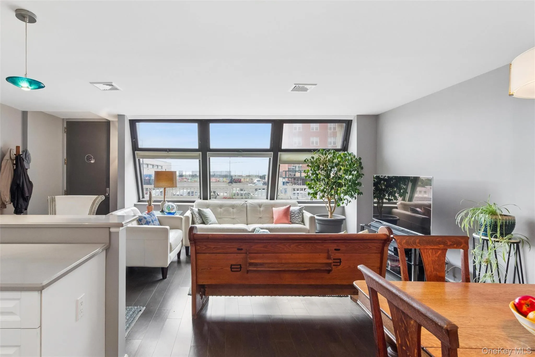 545A Broadway, Long Beach, NY, 2 Bedrooms Bedrooms, 5 Rooms Rooms,1 BathroomBathrooms,Residential,For Rent,Broadway,0,1016613 545A Broadway, Long Beach, NY, 2 Bedrooms Bedrooms, 5 Rooms Rooms,1 BathroomBathrooms,Residential,For Rent,Broadway,0,1016613