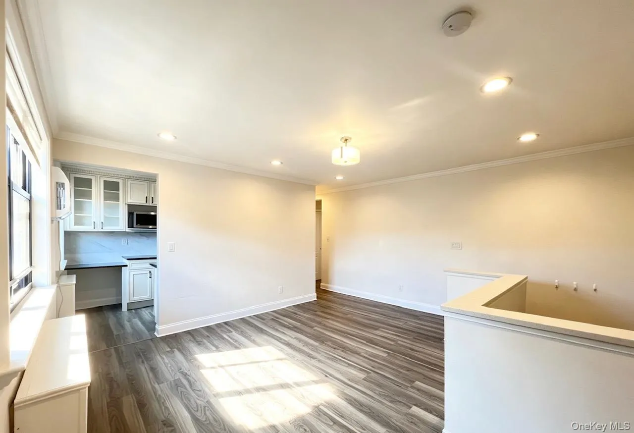 6943 136th Street, New York, NY, 1 Bedroom Bedrooms, 4 Rooms Rooms,1 BathroomBathrooms,Residential,For Rent,136th,0,1016614 6943 136th Street, New York, NY, 1 Bedroom Bedrooms, 4 Rooms Rooms,1 BathroomBathrooms,Residential,For Rent,136th,0,1016614