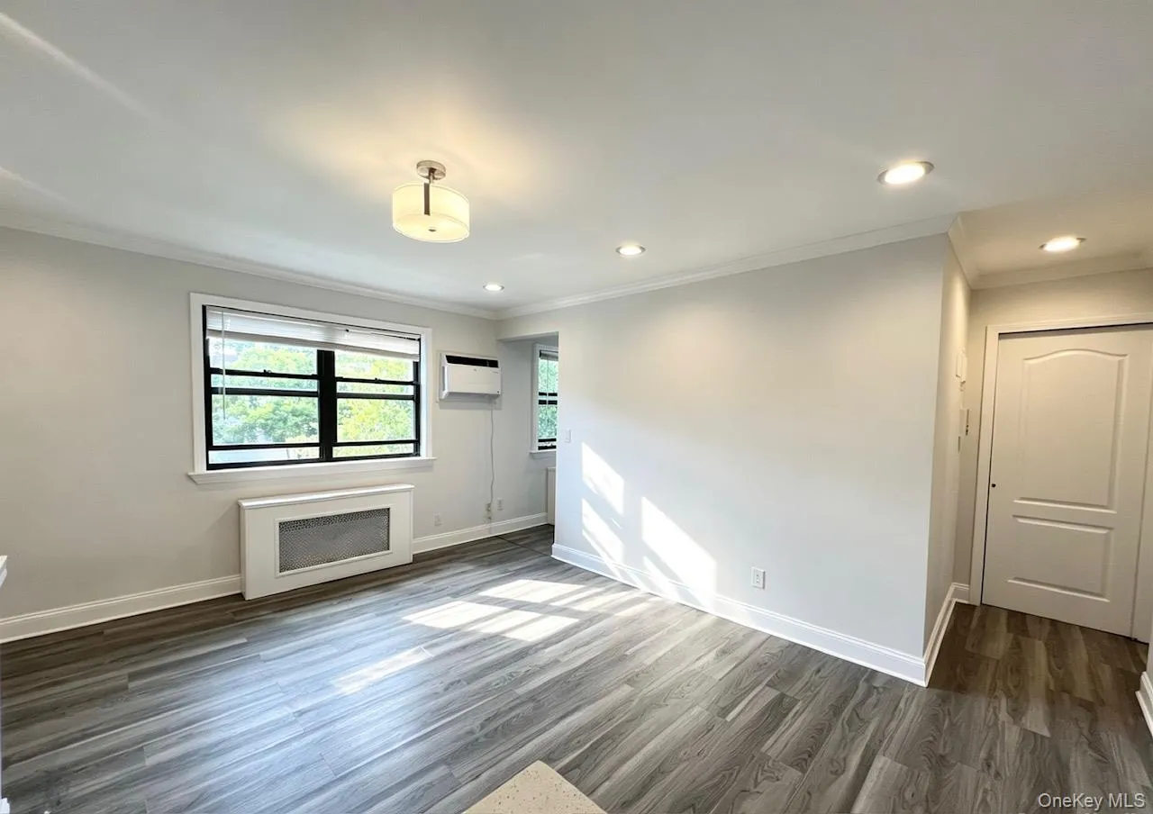 6943 136th Street, New York, NY, 1 Bedroom Bedrooms, 4 Rooms Rooms,1 BathroomBathrooms,Residential,For Rent,136th,0,1016614 6943 136th Street, New York, NY, 1 Bedroom Bedrooms, 4 Rooms Rooms,1 BathroomBathrooms,Residential,For Rent,136th,0,1016614