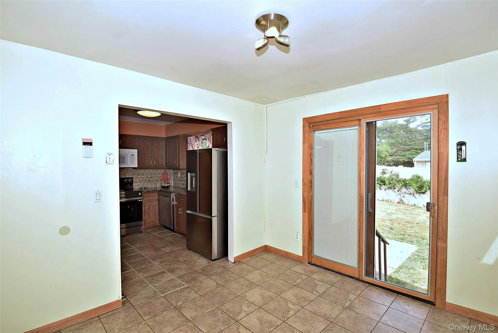 27 Naples Avenue, Islip, NY, 3 Bedrooms Bedrooms, 6 Rooms Rooms,1 BathroomBathrooms,Residential,For Rent,Naples,0,KEY1016616 27 Naples Avenue, Islip, NY, 3 Bedrooms Bedrooms, 6 Rooms Rooms,1 BathroomBathrooms,Residential,For Rent,Naples,0,KEY1016616
