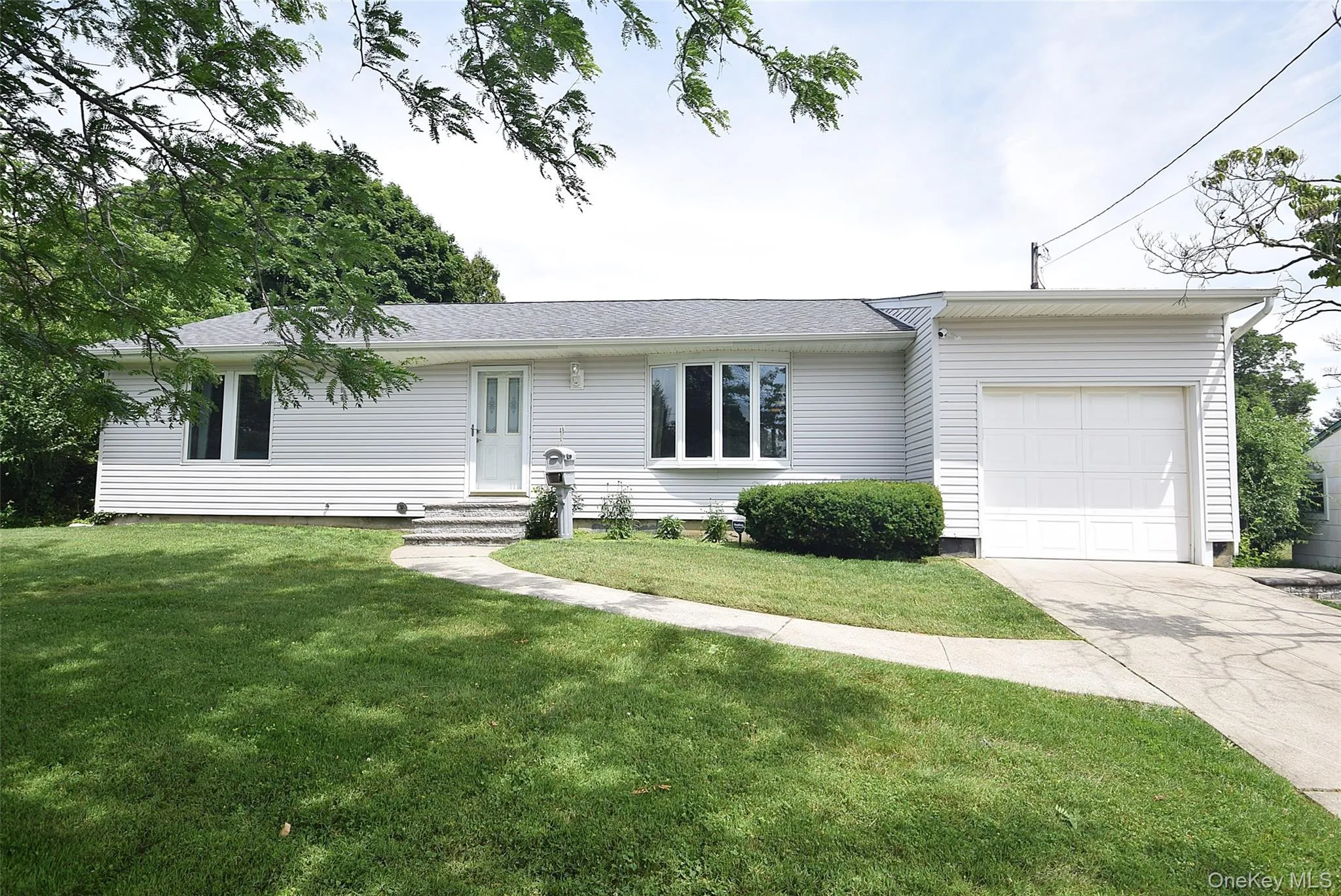 27 Naples Avenue, Islip, NY, 3 Bedrooms Bedrooms, 6 Rooms Rooms,1 BathroomBathrooms,Residential,For Rent,Naples,0,KEY1016616 27 Naples Avenue, Islip, NY, 3 Bedrooms Bedrooms, 6 Rooms Rooms,1 BathroomBathrooms,Residential,For Rent,Naples,0,KEY1016616