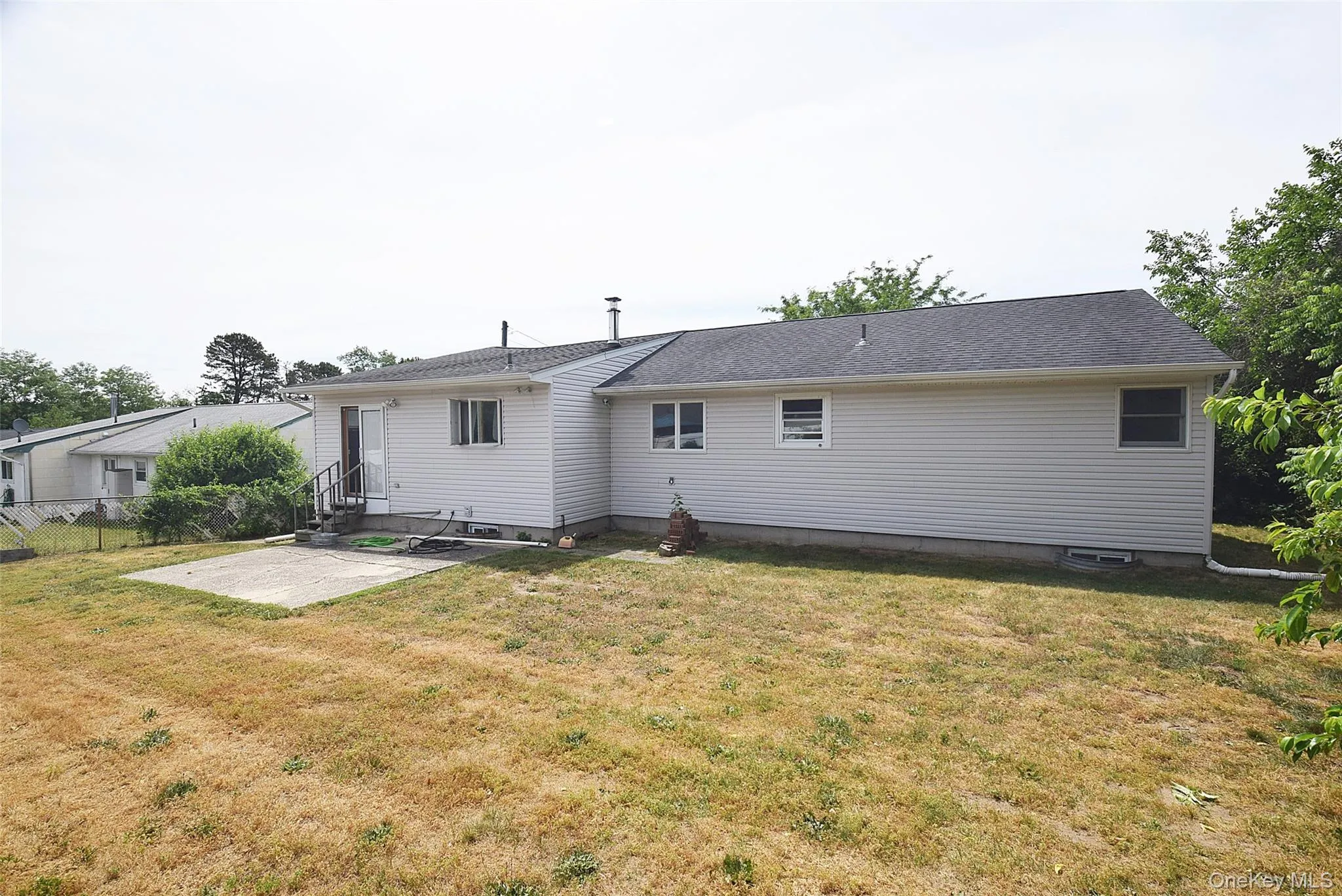 27 Naples Avenue, Islip, NY, 3 Bedrooms Bedrooms, 6 Rooms Rooms,1 BathroomBathrooms,Residential,For Rent,Naples,0,KEY1016616 27 Naples Avenue, Islip, NY, 3 Bedrooms Bedrooms, 6 Rooms Rooms,1 BathroomBathrooms,Residential,For Rent,Naples,0,KEY1016616
