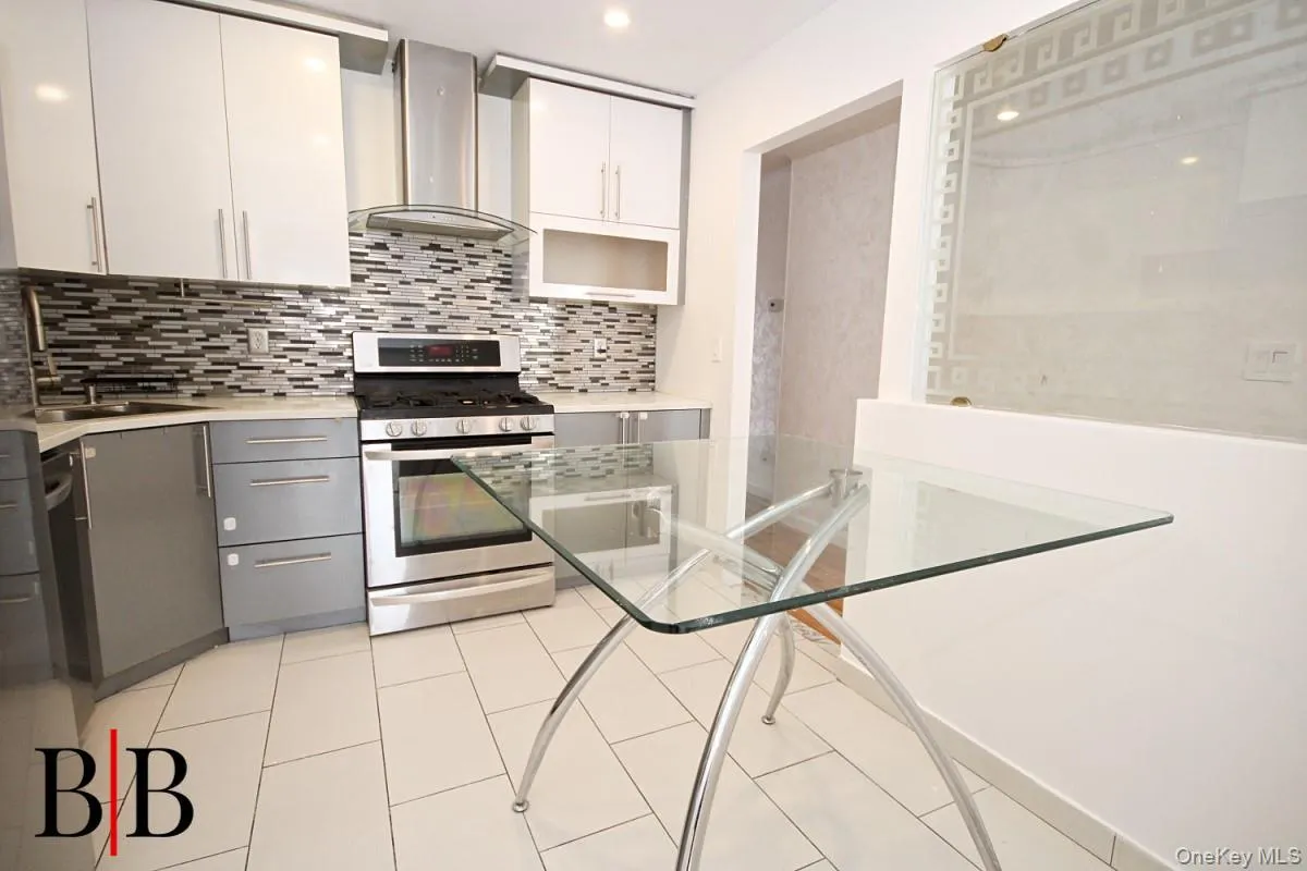 18 Cove Lane, New York, NY, 2 Bedrooms Bedrooms, 5 Rooms Rooms,2 BathroomsBathrooms,Residential,For Rent,Cove,0,KEY1016619 18 Cove Lane, New York, NY, 2 Bedrooms Bedrooms, 5 Rooms Rooms,2 BathroomsBathrooms,Residential,For Rent,Cove,0,KEY1016619