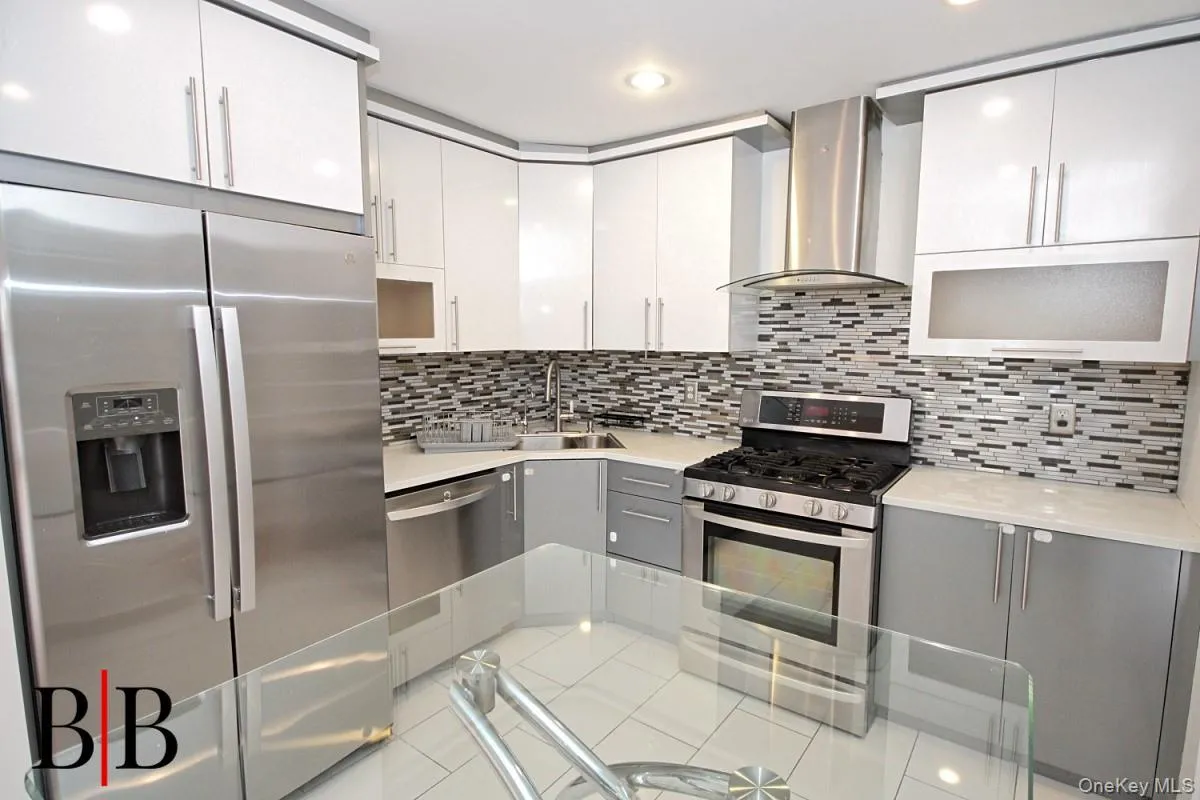 18 Cove Lane, New York, NY, 2 Bedrooms Bedrooms, 5 Rooms Rooms,2 BathroomsBathrooms,Residential,For Rent,Cove,0,KEY1016619 18 Cove Lane, New York, NY, 2 Bedrooms Bedrooms, 5 Rooms Rooms,2 BathroomsBathrooms,Residential,For Rent,Cove,0,KEY1016619