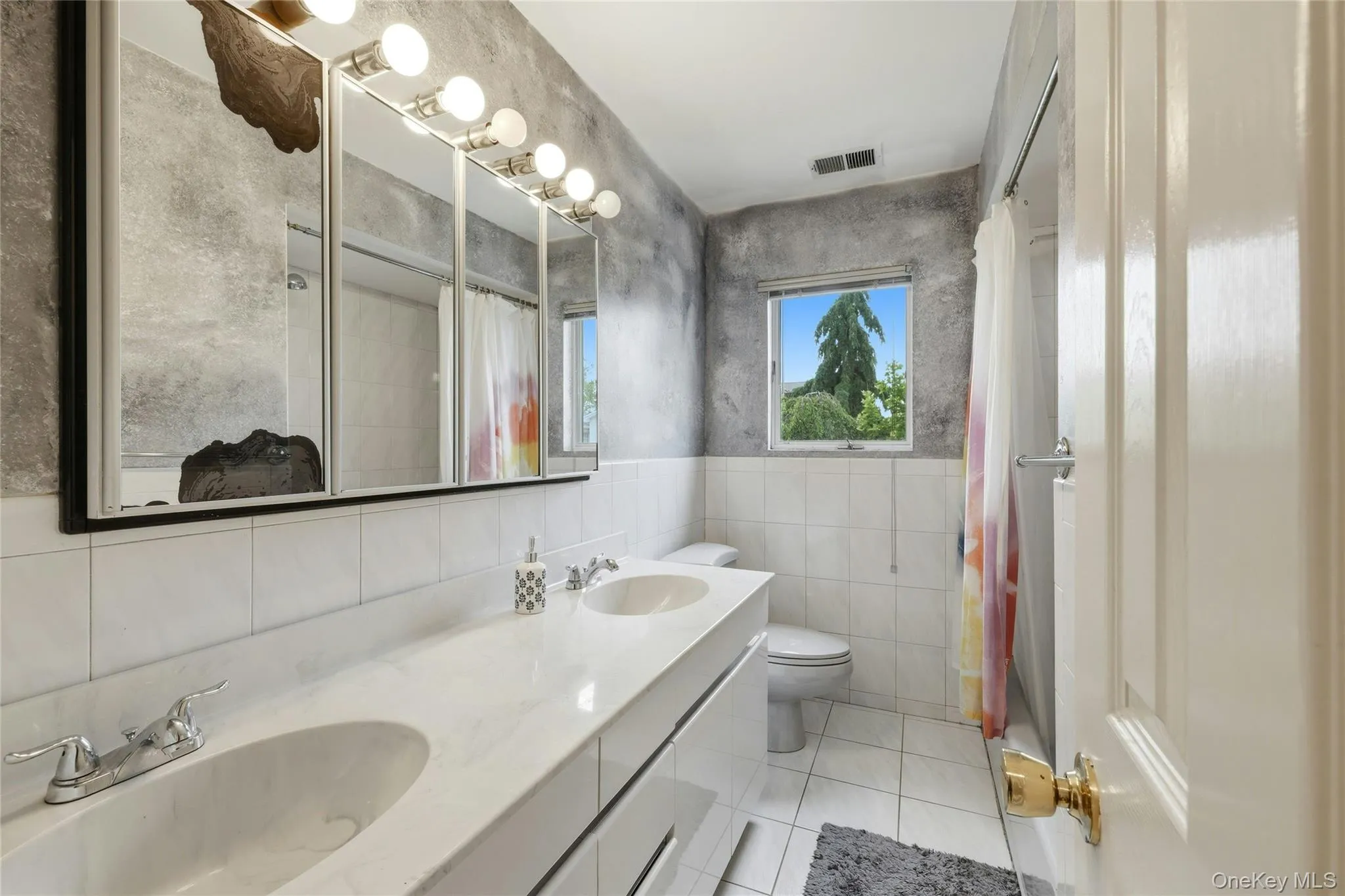 156-34 88th Street, New York, NY, 5 Bedrooms Bedrooms, 9 Rooms Rooms,3 BathroomsBathrooms,Residential,For Rent,88th,0,KEY1016621 156-34 88th Street, New York, NY, 5 Bedrooms Bedrooms, 9 Rooms Rooms,3 BathroomsBathrooms,Residential,For Rent,88th,0,KEY1016621