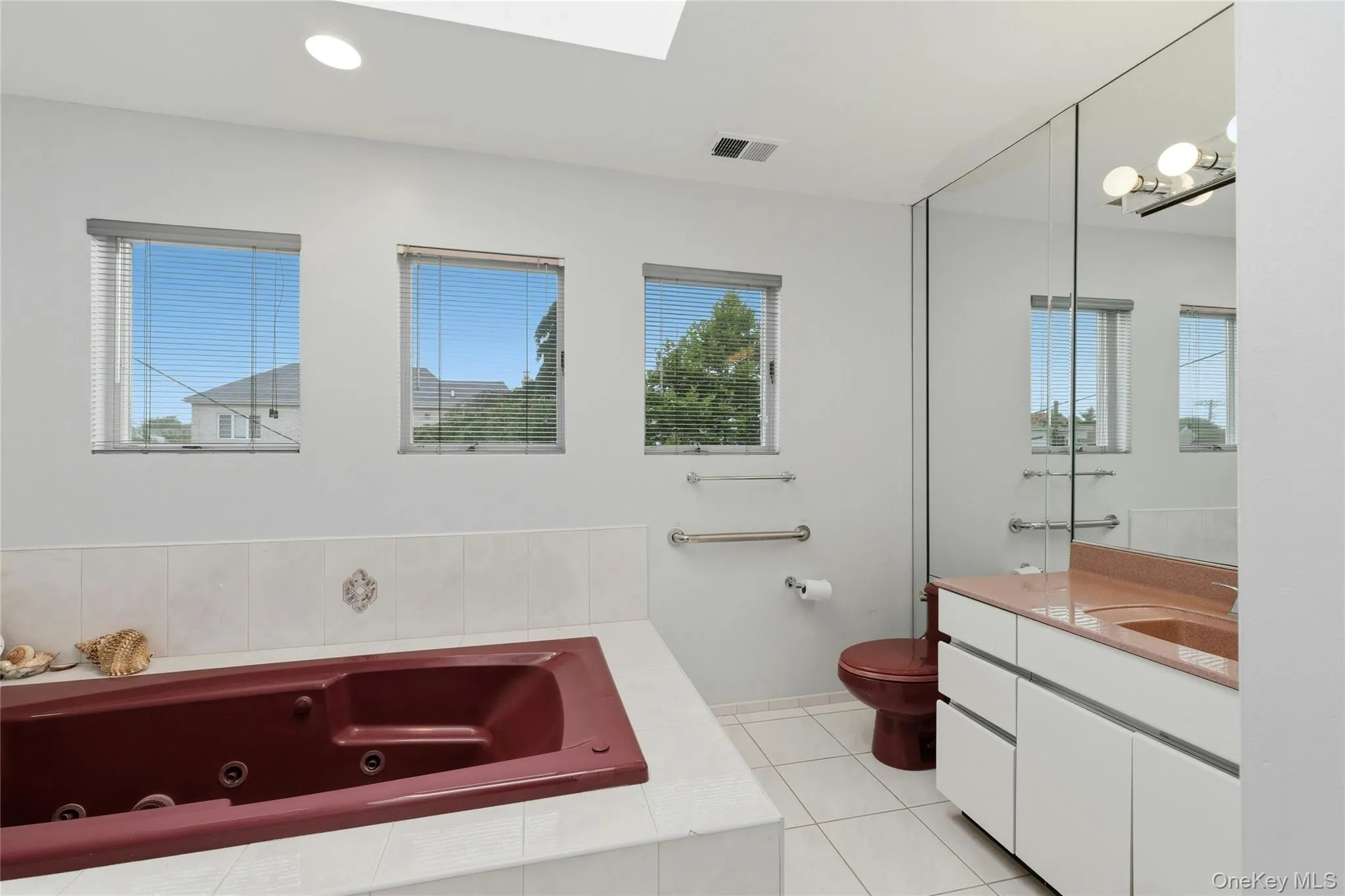 156-34 88th Street, New York, NY, 5 Bedrooms Bedrooms, 9 Rooms Rooms,3 BathroomsBathrooms,Residential,For Rent,88th,0,KEY1016621 156-34 88th Street, New York, NY, 5 Bedrooms Bedrooms, 9 Rooms Rooms,3 BathroomsBathrooms,Residential,For Rent,88th,0,KEY1016621