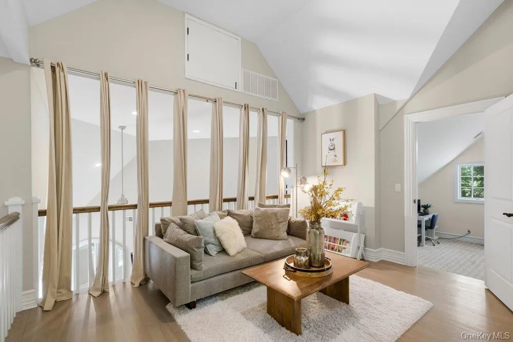5 Buckingham Court, Oyster Bay, NY, 4 Bedrooms Bedrooms, 9 Rooms Rooms,4 BathroomsBathrooms,Residential,For Rent,Buckingham,0,1016622 5 Buckingham Court, Oyster Bay, NY, 4 Bedrooms Bedrooms, 9 Rooms Rooms,4 BathroomsBathrooms,Residential,For Rent,Buckingham,0,1016622