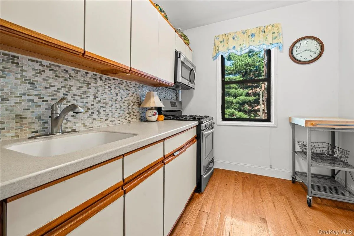 3601 Johnson Avenue, New York, NY, 1 Bedroom Bedrooms, 3 Rooms Rooms,1 BathroomBathrooms,Residential,For Rent,Johnson,0,1016631 3601 Johnson Avenue, New York, NY, 1 Bedroom Bedrooms, 3 Rooms Rooms,1 BathroomBathrooms,Residential,For Rent,Johnson,0,1016631