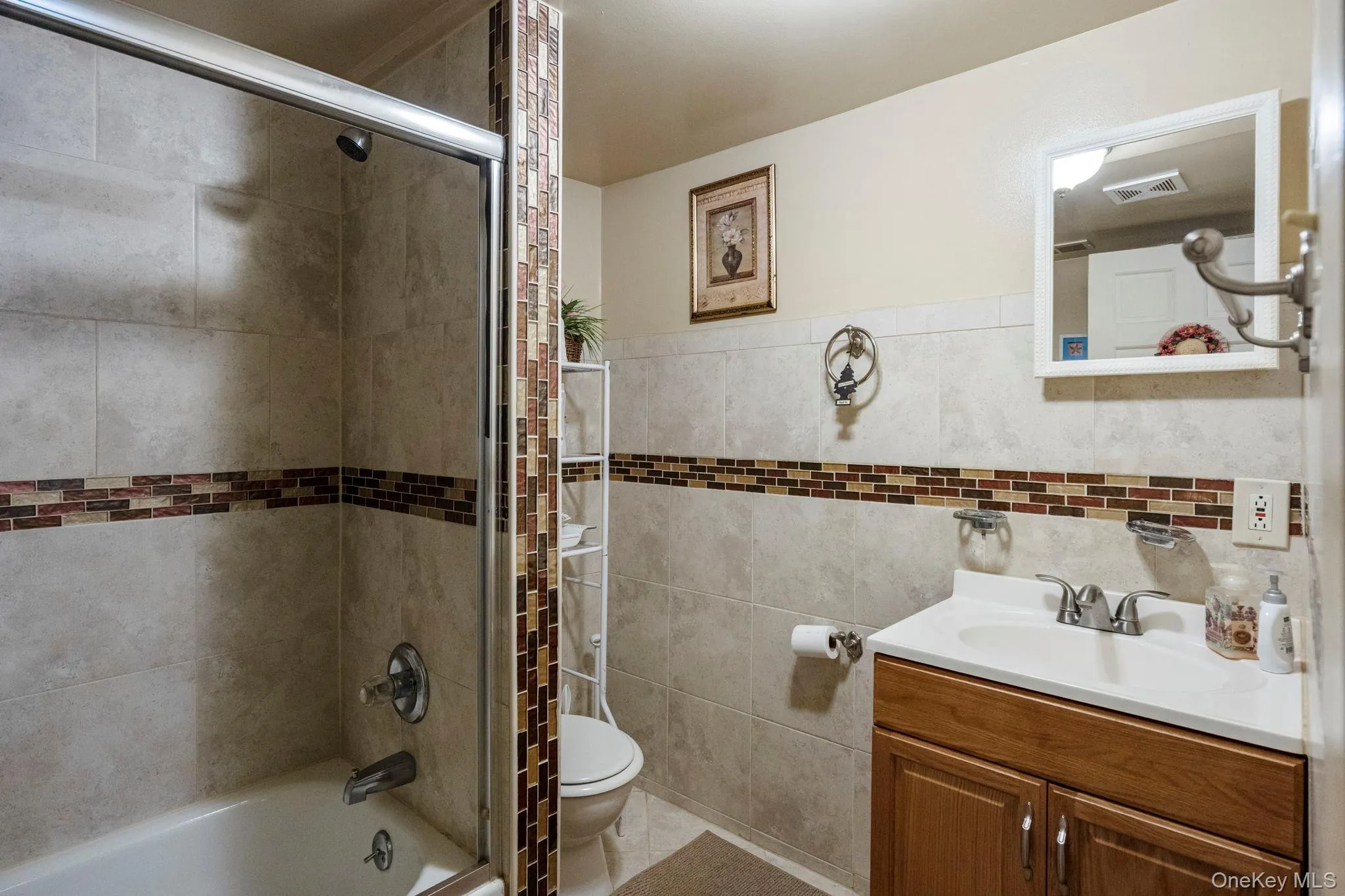 1 Hale Place, Hempstead, NY, 3 Bedrooms Bedrooms, 5 Rooms Rooms,2 BathroomsBathrooms,Residential,For Rent,Hale,0,1016636 1 Hale Place, Hempstead, NY, 3 Bedrooms Bedrooms, 5 Rooms Rooms,2 BathroomsBathrooms,Residential,For Rent,Hale,0,1016636