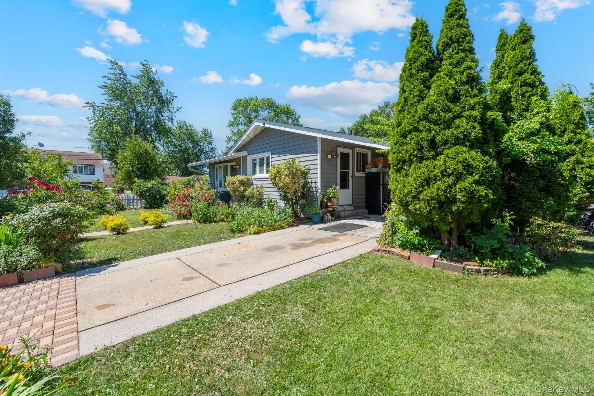 1 Hale Place, Hempstead, NY, 3 Bedrooms Bedrooms, 5 Rooms Rooms,2 BathroomsBathrooms,Residential,For Rent,Hale,0,1016636 1 Hale Place, Hempstead, NY, 3 Bedrooms Bedrooms, 5 Rooms Rooms,2 BathroomsBathrooms,Residential,For Rent,Hale,0,1016636