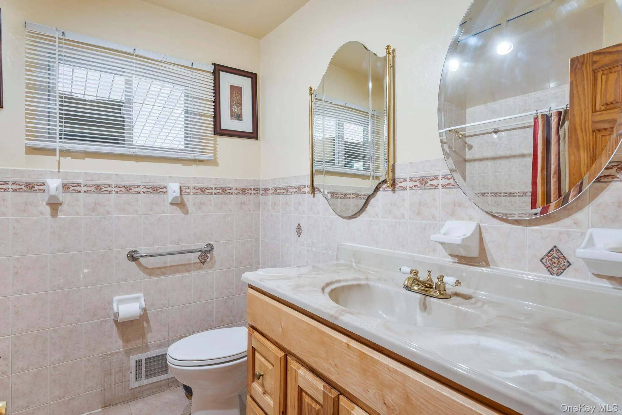 1 Hale Place, Hempstead, NY, 3 Bedrooms Bedrooms, 5 Rooms Rooms,2 BathroomsBathrooms,Residential,For Rent,Hale,0,1016636 1 Hale Place, Hempstead, NY, 3 Bedrooms Bedrooms, 5 Rooms Rooms,2 BathroomsBathrooms,Residential,For Rent,Hale,0,1016636