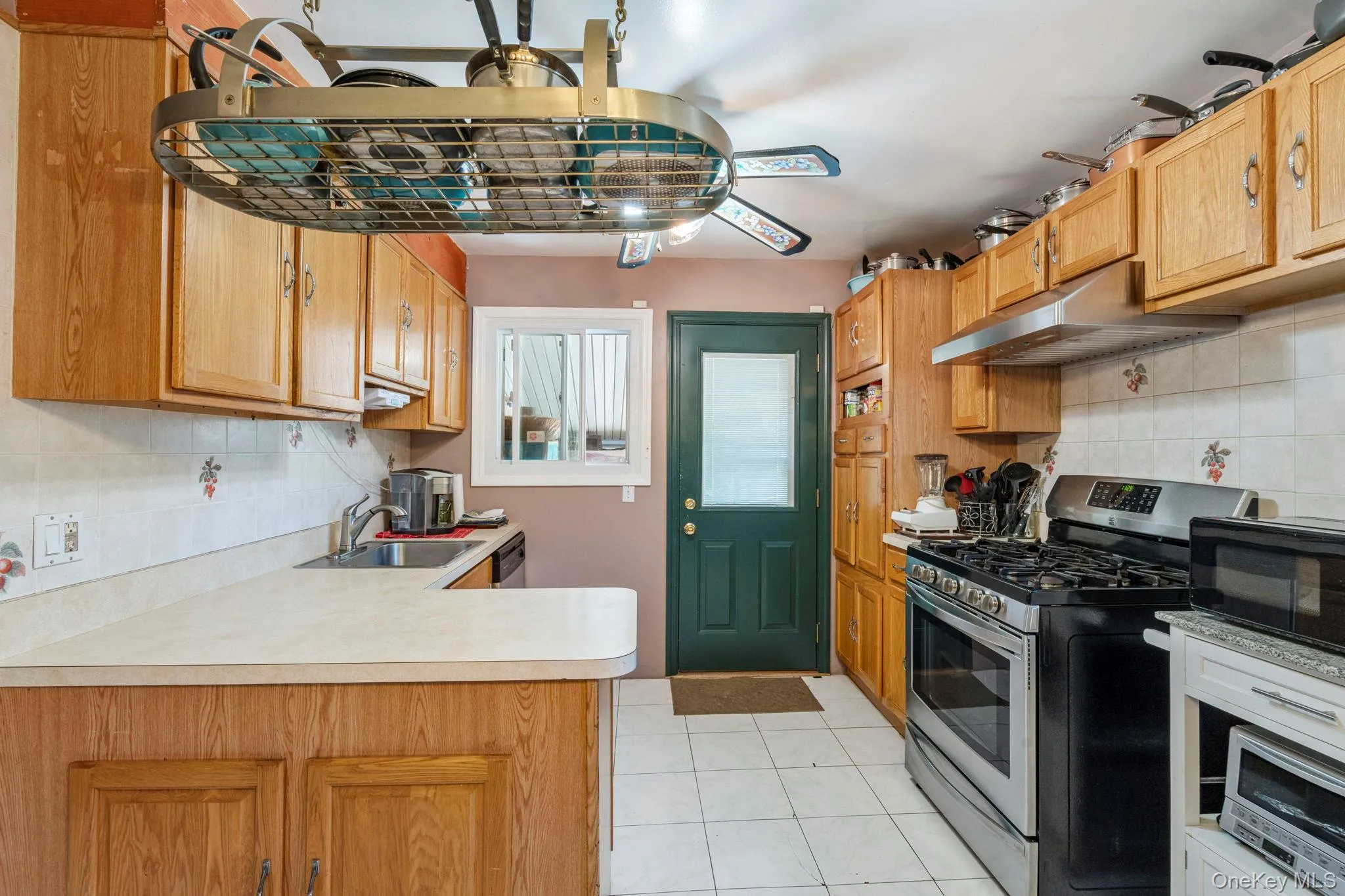 1 Hale Place, Hempstead, NY, 3 Bedrooms Bedrooms, 5 Rooms Rooms,2 BathroomsBathrooms,Residential,For Rent,Hale,0,1016636 1 Hale Place, Hempstead, NY, 3 Bedrooms Bedrooms, 5 Rooms Rooms,2 BathroomsBathrooms,Residential,For Rent,Hale,0,1016636