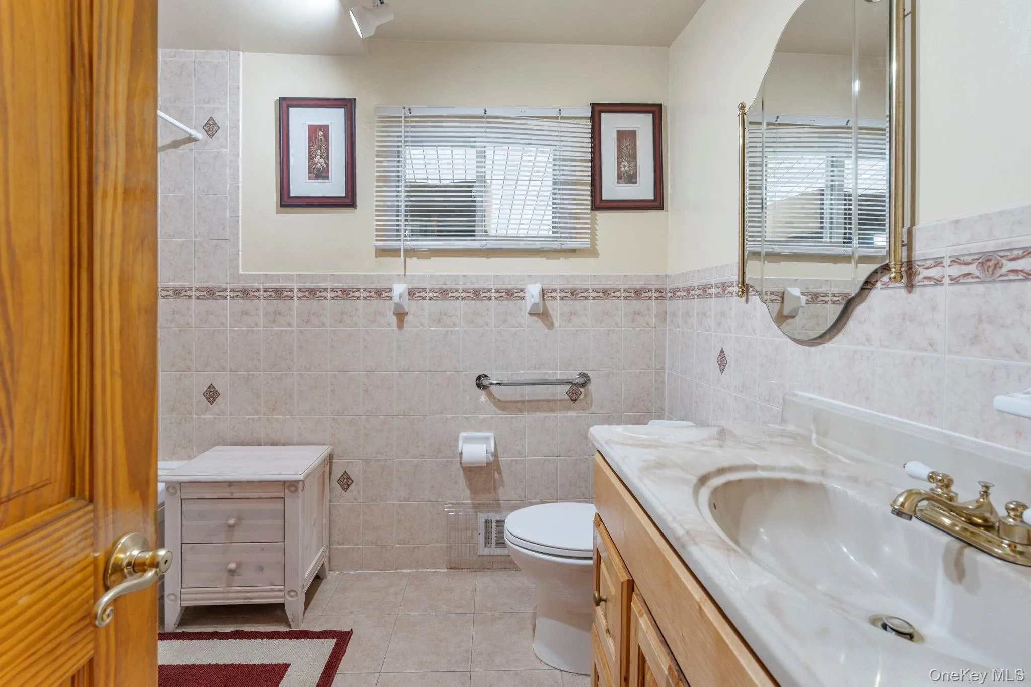 1 Hale Place, Hempstead, NY, 3 Bedrooms Bedrooms, 5 Rooms Rooms,2 BathroomsBathrooms,Residential,For Rent,Hale,0,1016636 1 Hale Place, Hempstead, NY, 3 Bedrooms Bedrooms, 5 Rooms Rooms,2 BathroomsBathrooms,Residential,For Rent,Hale,0,1016636