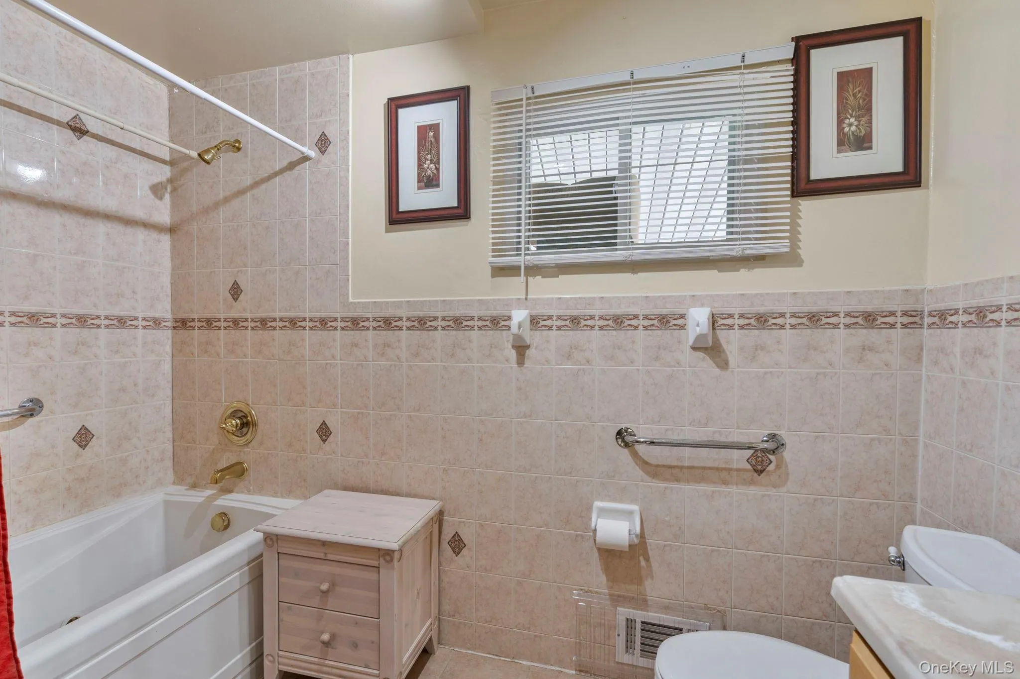 1 Hale Place, Hempstead, NY, 3 Bedrooms Bedrooms, 5 Rooms Rooms,2 BathroomsBathrooms,Residential,For Rent,Hale,0,1016636 1 Hale Place, Hempstead, NY, 3 Bedrooms Bedrooms, 5 Rooms Rooms,2 BathroomsBathrooms,Residential,For Rent,Hale,0,1016636