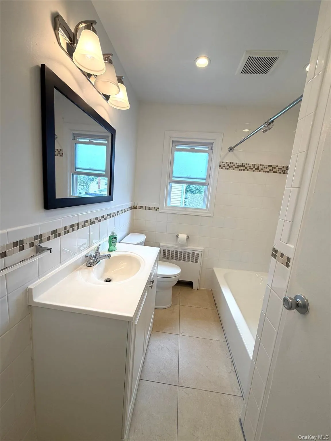 1322 G Street, Hempstead, NY, 3 Bedrooms Bedrooms, 6 Rooms Rooms,1 BathroomBathrooms,Residential Lease,For Rent,G,0,1016638 1322 G Street, Hempstead, NY, 3 Bedrooms Bedrooms, 6 Rooms Rooms,1 BathroomBathrooms,Residential Lease,For Rent,G,0,1016638