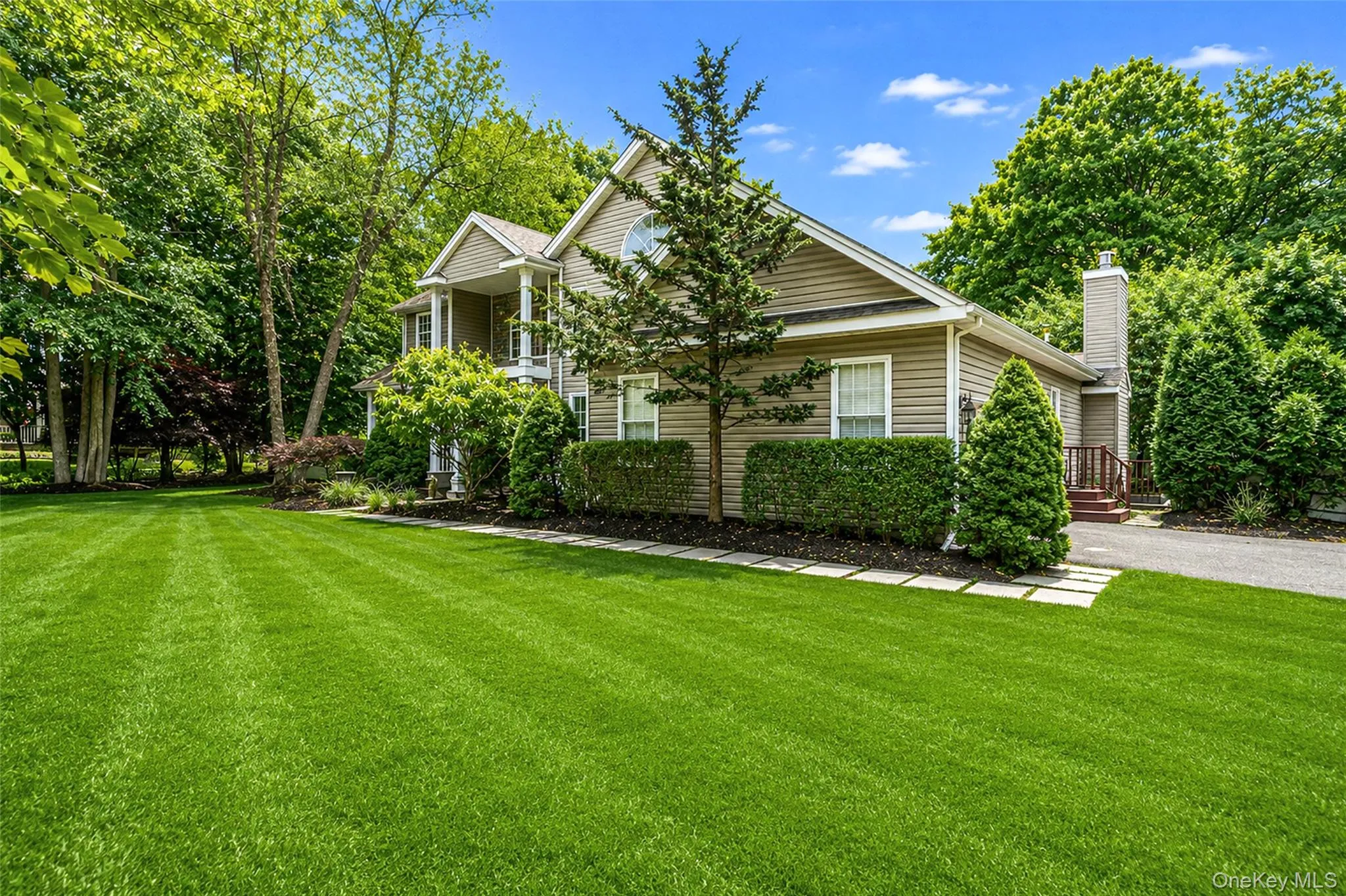17 Esplanade Drive, Brookhaven, NY, 4 Bedrooms Bedrooms, 12 Rooms Rooms,4 BathroomsBathrooms,Residential,For Rent,Esplanade,0,KEY1016639 17 Esplanade Drive, Brookhaven, NY, 4 Bedrooms Bedrooms, 12 Rooms Rooms,4 BathroomsBathrooms,Residential,For Rent,Esplanade,0,KEY1016639