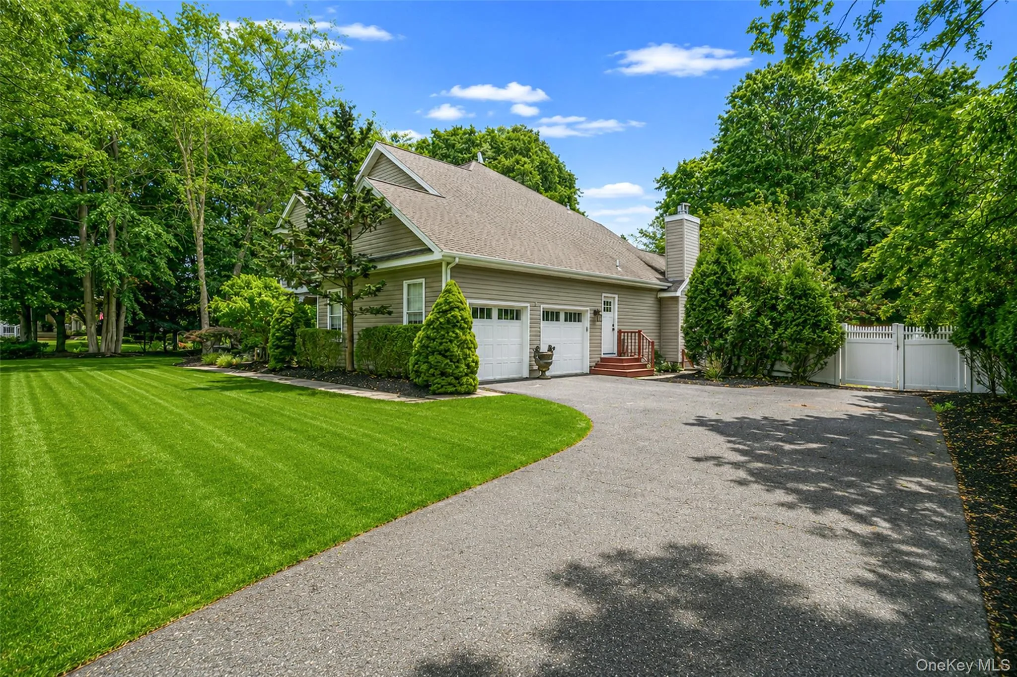 17 Esplanade Drive, Brookhaven, NY, 4 Bedrooms Bedrooms, 12 Rooms Rooms,4 BathroomsBathrooms,Residential,For Rent,Esplanade,0,KEY1016639 17 Esplanade Drive, Brookhaven, NY, 4 Bedrooms Bedrooms, 12 Rooms Rooms,4 BathroomsBathrooms,Residential,For Rent,Esplanade,0,KEY1016639