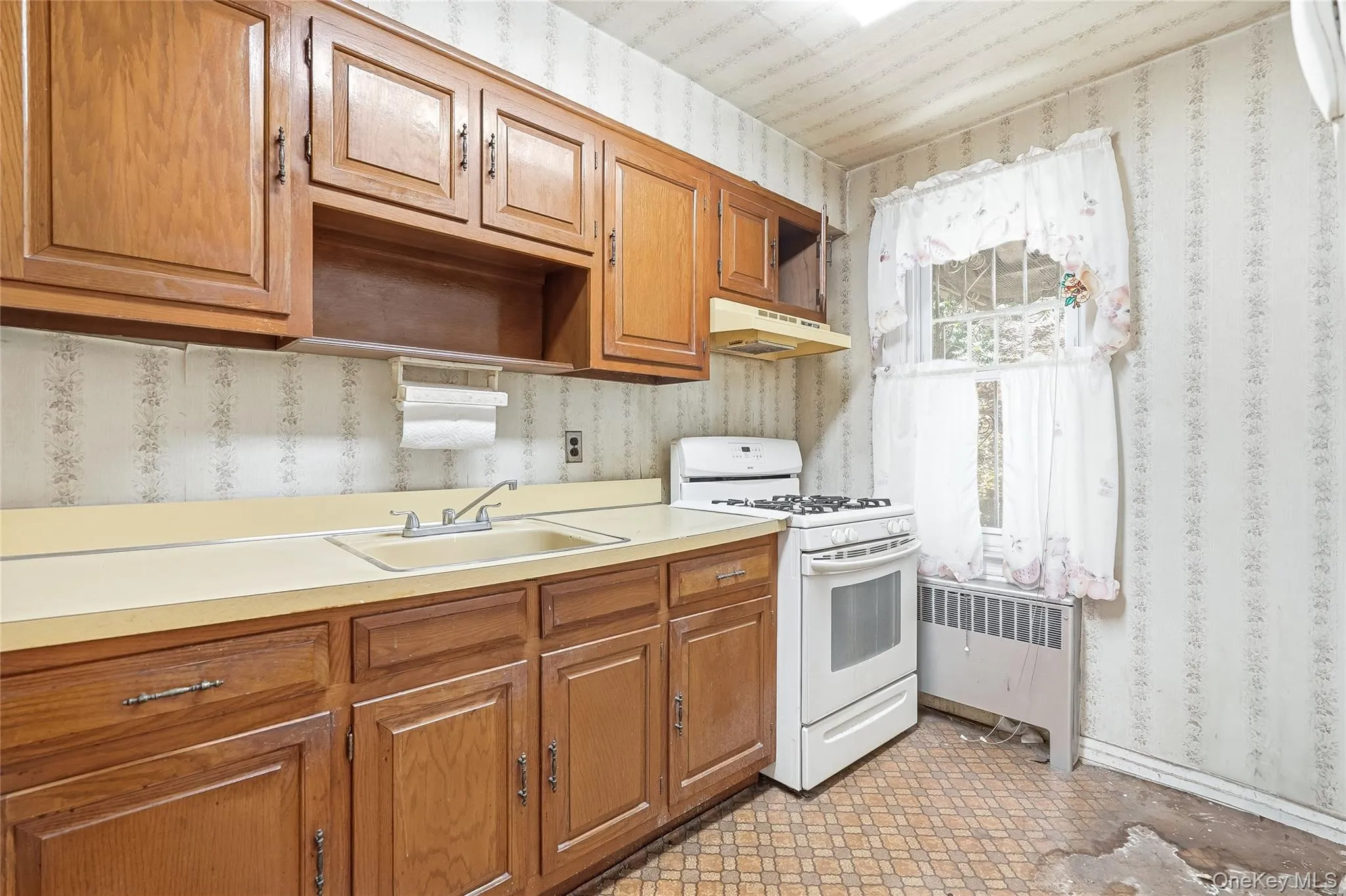 4118 Murdock Avenue, New York, NY, 2 Bedrooms Bedrooms, 6 Rooms Rooms,1 BathroomBathrooms,Residential,For Rent,Murdock,0,KEY1016641 4118 Murdock Avenue, New York, NY, 2 Bedrooms Bedrooms, 6 Rooms Rooms,1 BathroomBathrooms,Residential,For Rent,Murdock,0,KEY1016641