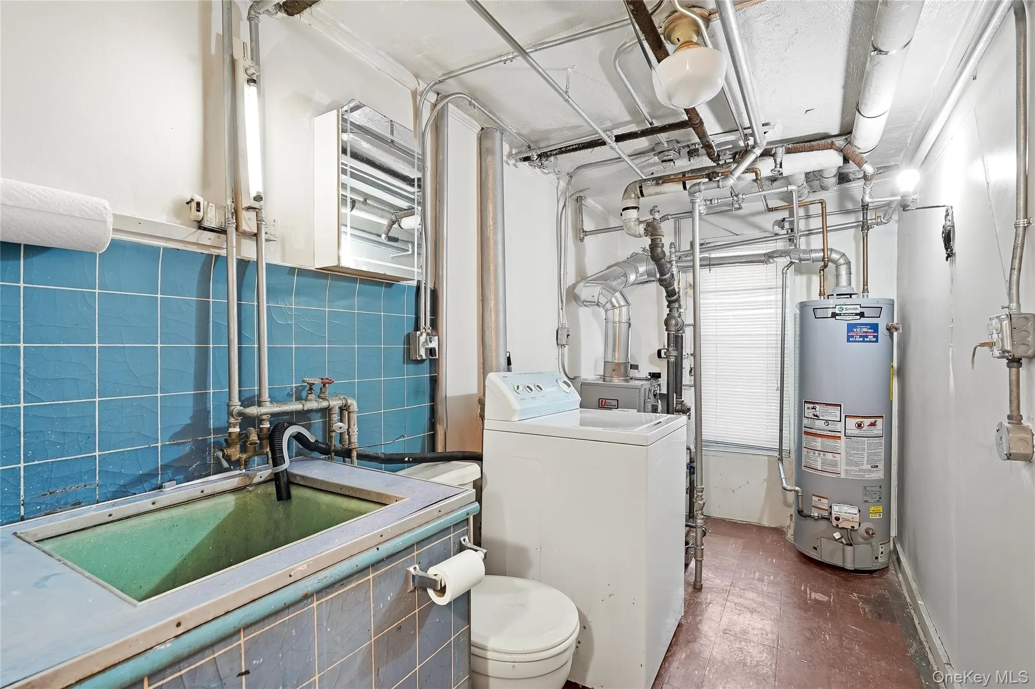 4118 Murdock Avenue, New York, NY, 2 Bedrooms Bedrooms, 6 Rooms Rooms,1 BathroomBathrooms,Residential,For Rent,Murdock,0,KEY1016641 4118 Murdock Avenue, New York, NY, 2 Bedrooms Bedrooms, 6 Rooms Rooms,1 BathroomBathrooms,Residential,For Rent,Murdock,0,KEY1016641