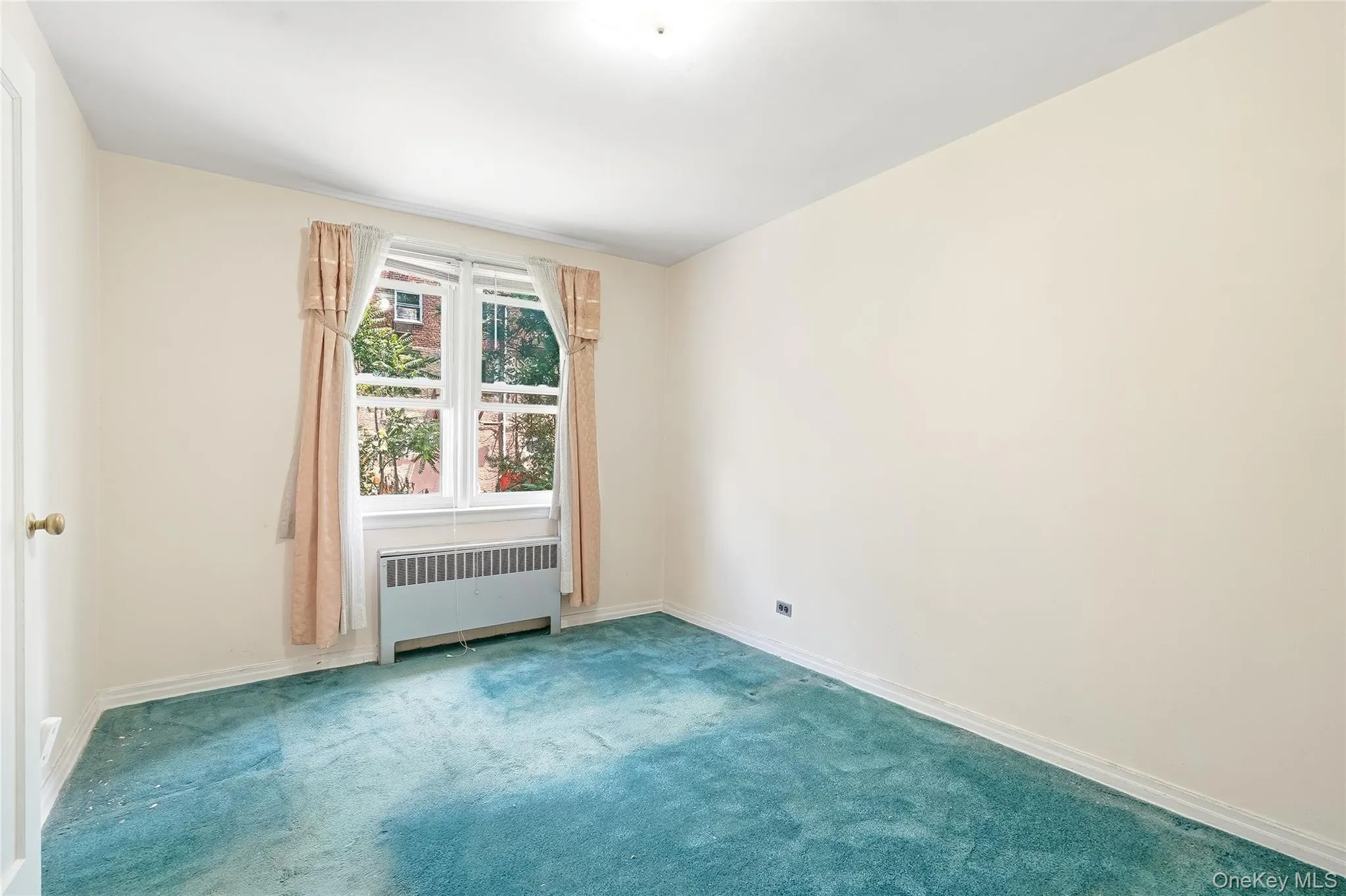 4118 Murdock Avenue, New York, NY, 2 Bedrooms Bedrooms, 6 Rooms Rooms,1 BathroomBathrooms,Residential,For Rent,Murdock,0,KEY1016641 4118 Murdock Avenue, New York, NY, 2 Bedrooms Bedrooms, 6 Rooms Rooms,1 BathroomBathrooms,Residential,For Rent,Murdock,0,KEY1016641