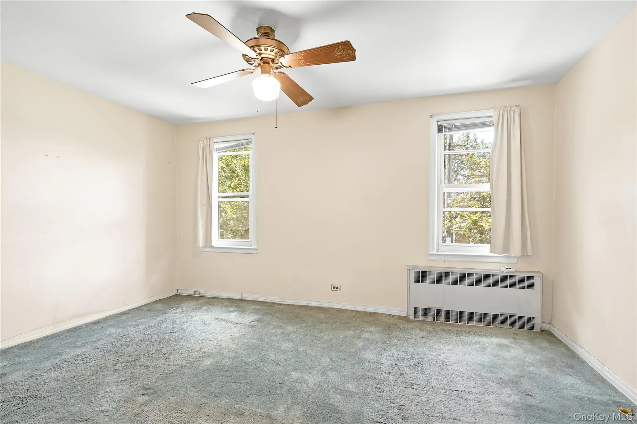 4118 Murdock Avenue, New York, NY, 2 Bedrooms Bedrooms, 6 Rooms Rooms,1 BathroomBathrooms,Residential,For Rent,Murdock,0,KEY1016641 4118 Murdock Avenue, New York, NY, 2 Bedrooms Bedrooms, 6 Rooms Rooms,1 BathroomBathrooms,Residential,For Rent,Murdock,0,KEY1016641