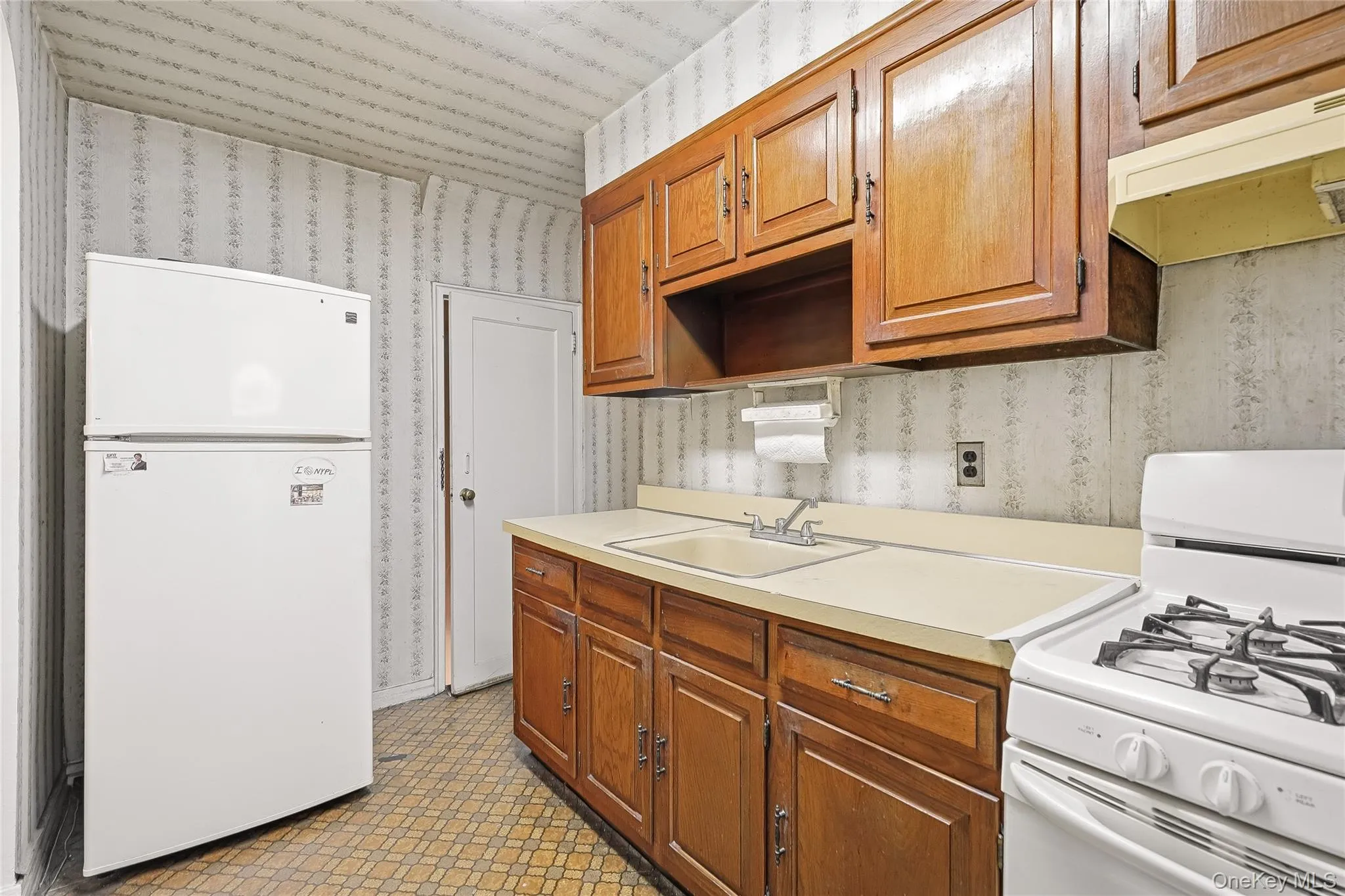 4118 Murdock Avenue, New York, NY, 2 Bedrooms Bedrooms, 6 Rooms Rooms,1 BathroomBathrooms,Residential,For Rent,Murdock,0,KEY1016641 4118 Murdock Avenue, New York, NY, 2 Bedrooms Bedrooms, 6 Rooms Rooms,1 BathroomBathrooms,Residential,For Rent,Murdock,0,KEY1016641